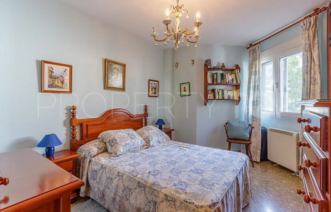 Pedregalejo, apartamento de 5 dormitorios en venta