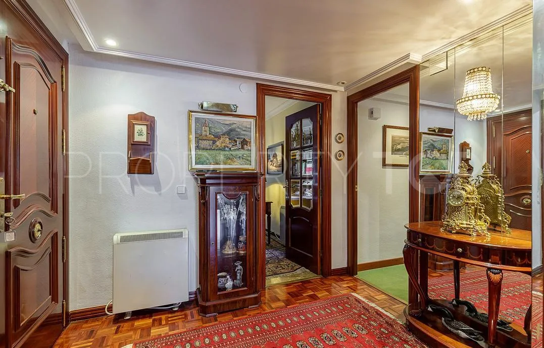 Pedregalejo, apartamento de 5 dormitorios en venta