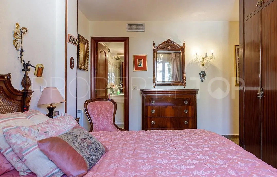 Pedregalejo, apartamento de 5 dormitorios en venta