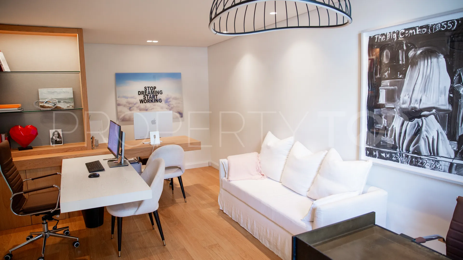 For sale Nueva Andalucia office with 6 bedrooms