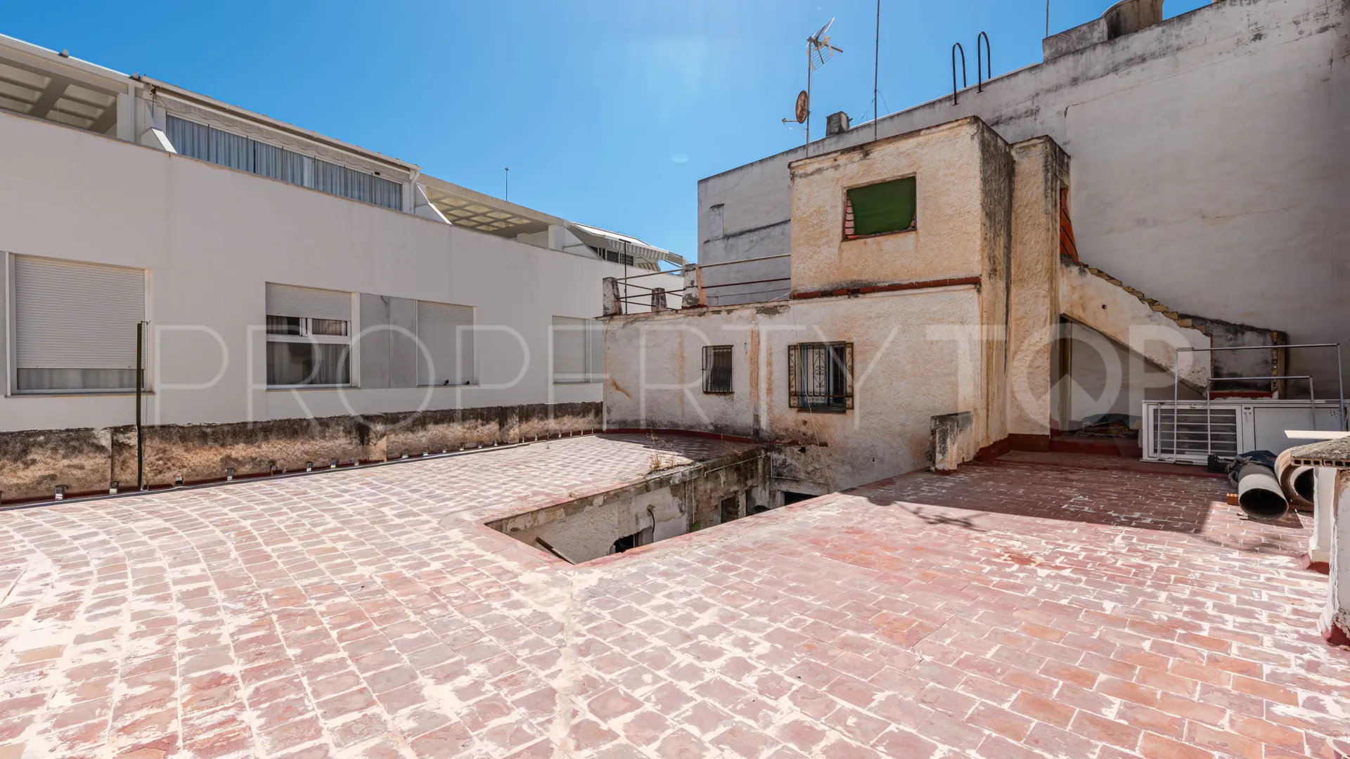 Torremolinos building for sale