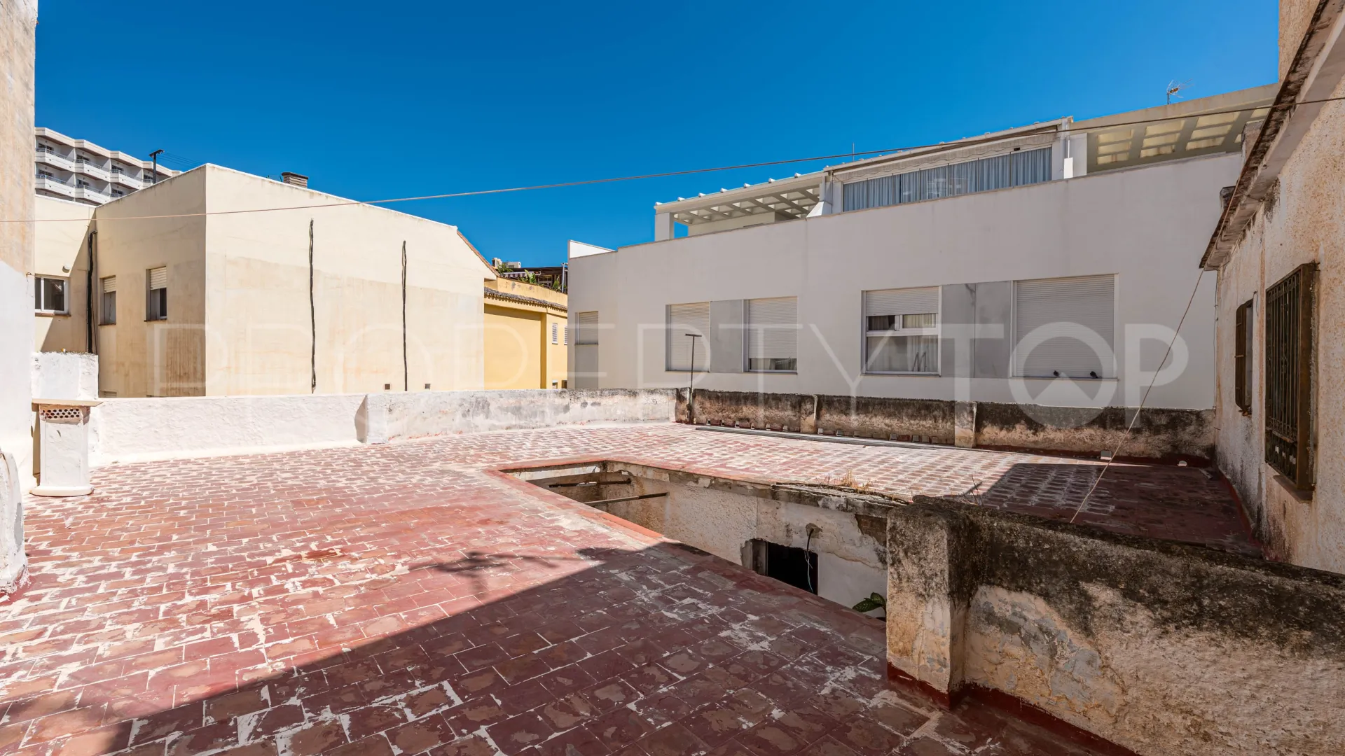 Torremolinos building for sale