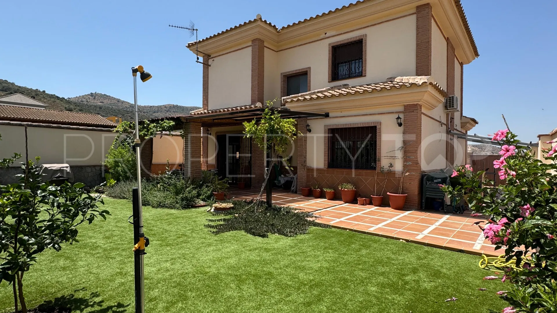 For sale Casabermeja house with 4 bedrooms