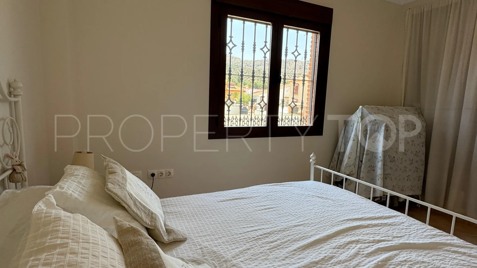 For sale Casabermeja house with 4 bedrooms