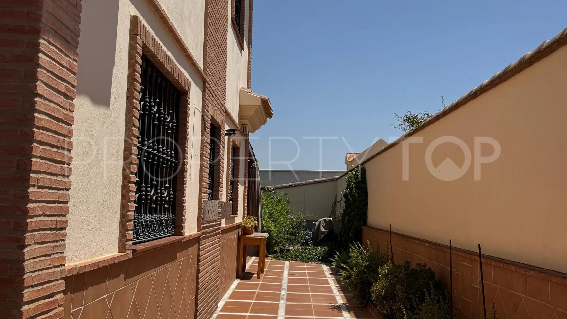 For sale Casabermeja house with 4 bedrooms