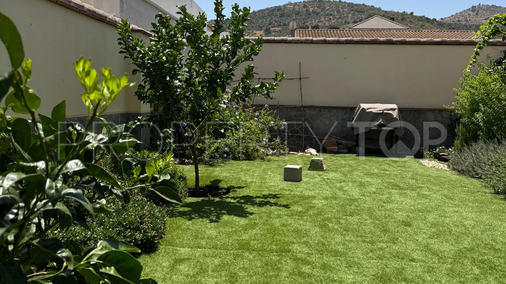 For sale Casabermeja house with 4 bedrooms