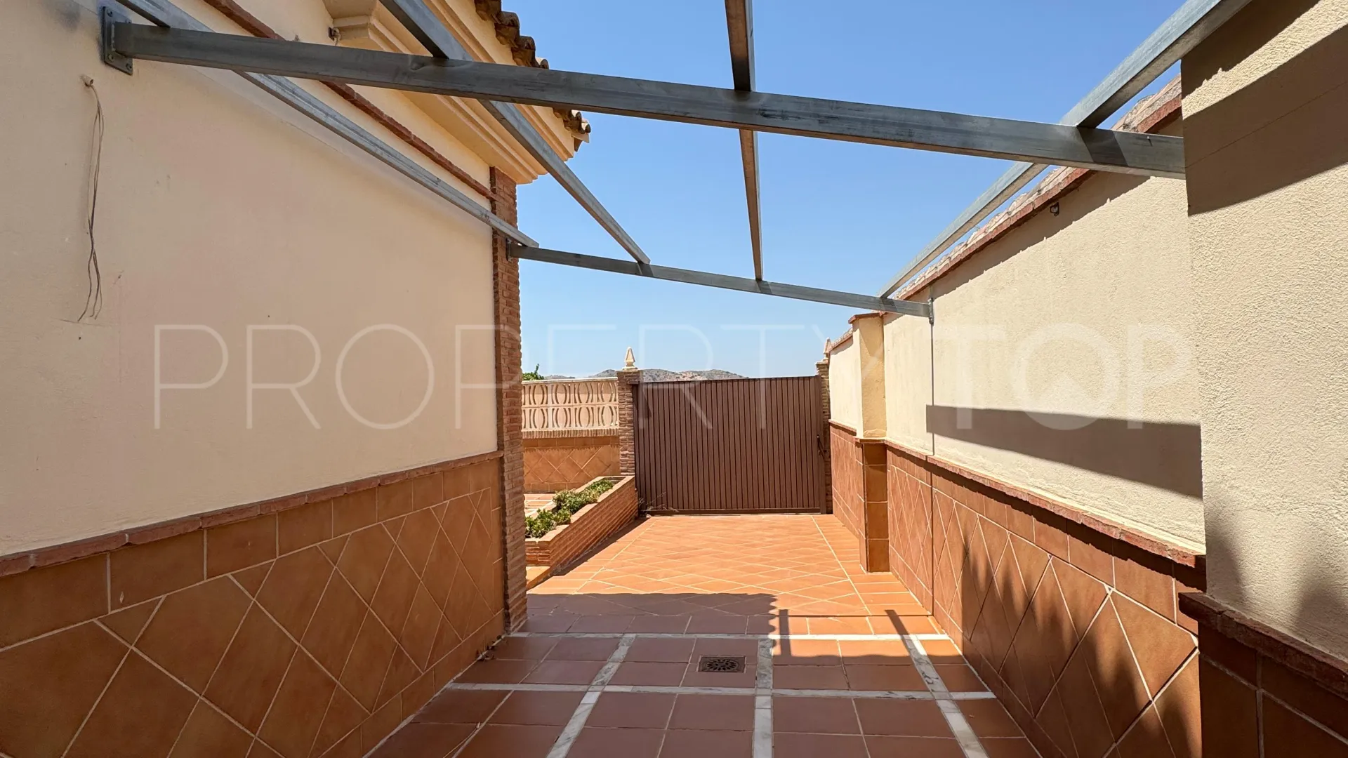 For sale Casabermeja house with 4 bedrooms