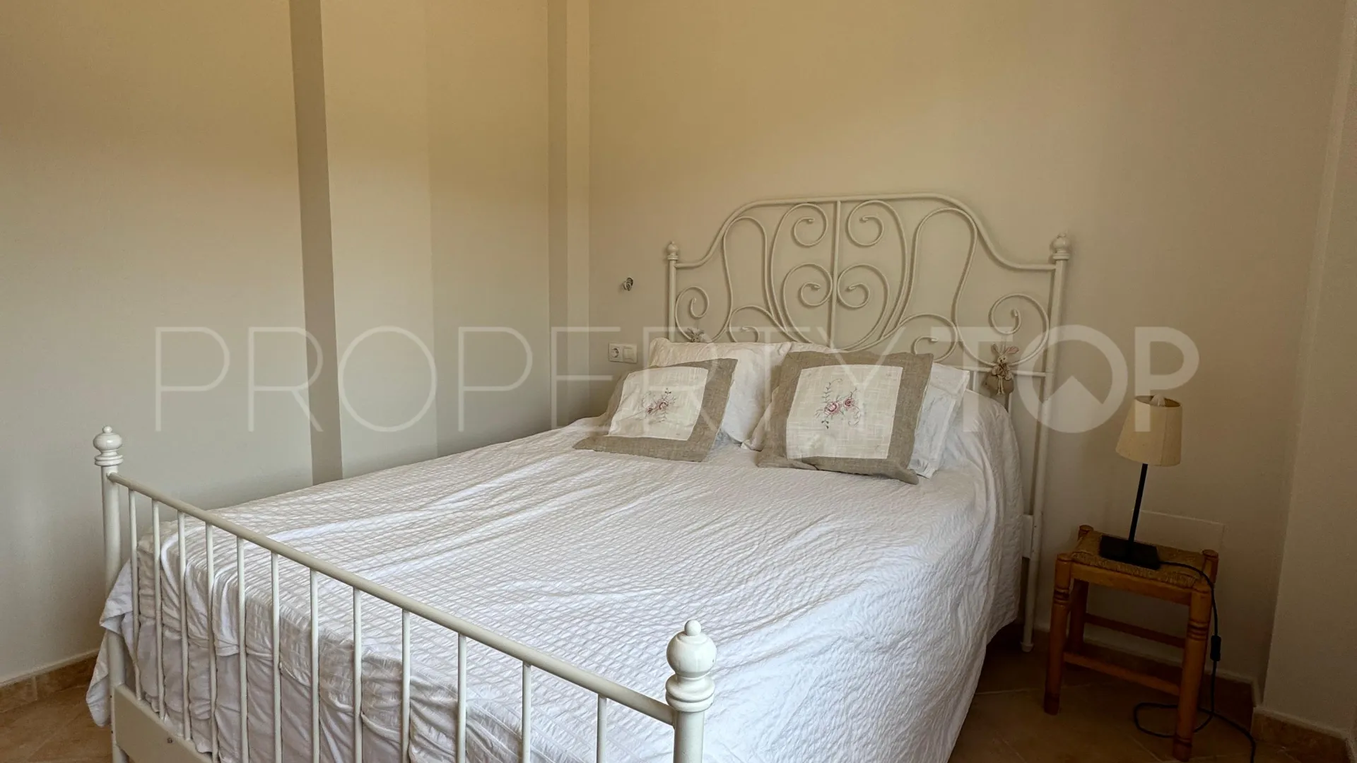 For sale Casabermeja house with 4 bedrooms