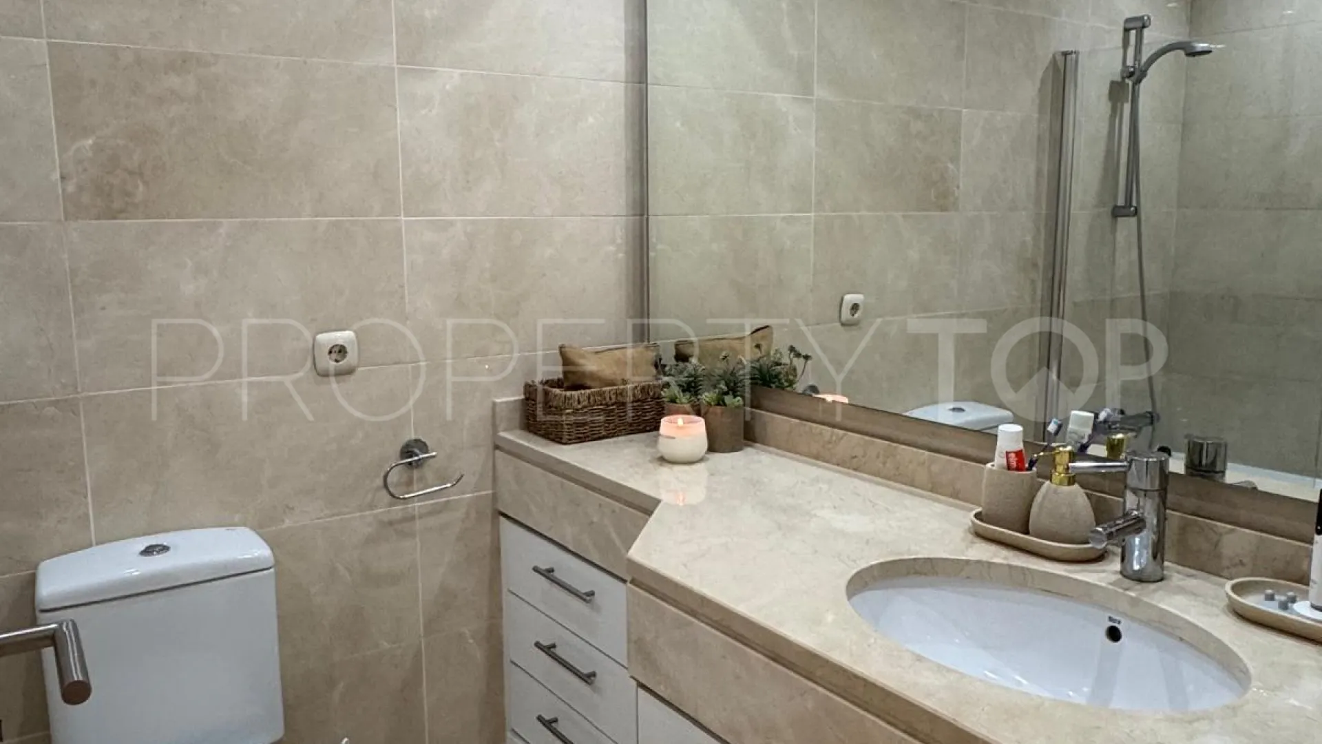 Apartamento planta baja en venta en Alcazaba Lagoon de 2 dormitorios