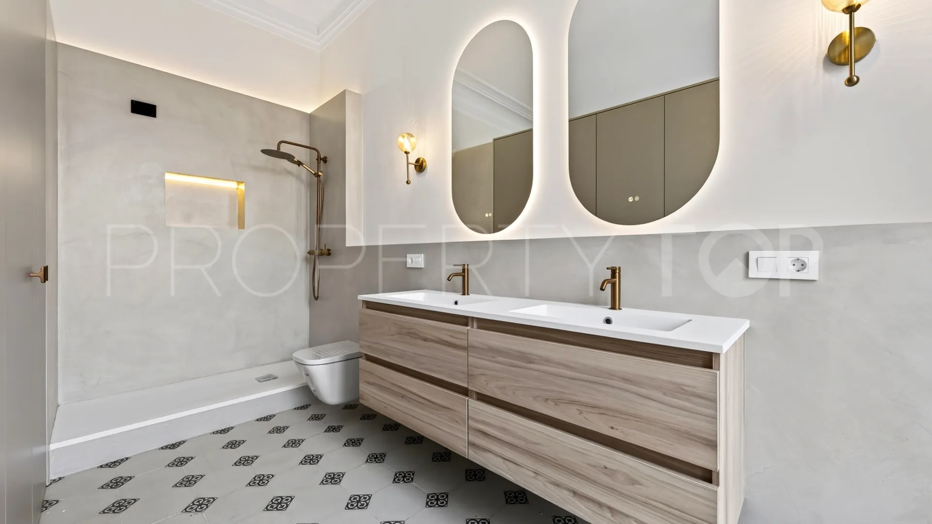 For sale apartment with 4 bedrooms in Centro Histórico