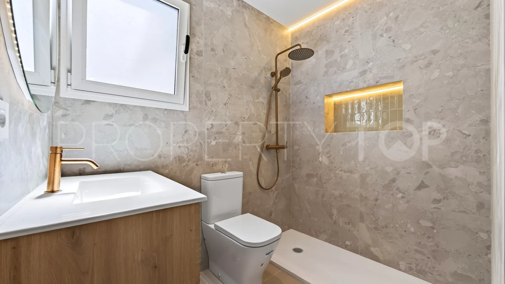For sale apartment with 4 bedrooms in Centro Histórico
