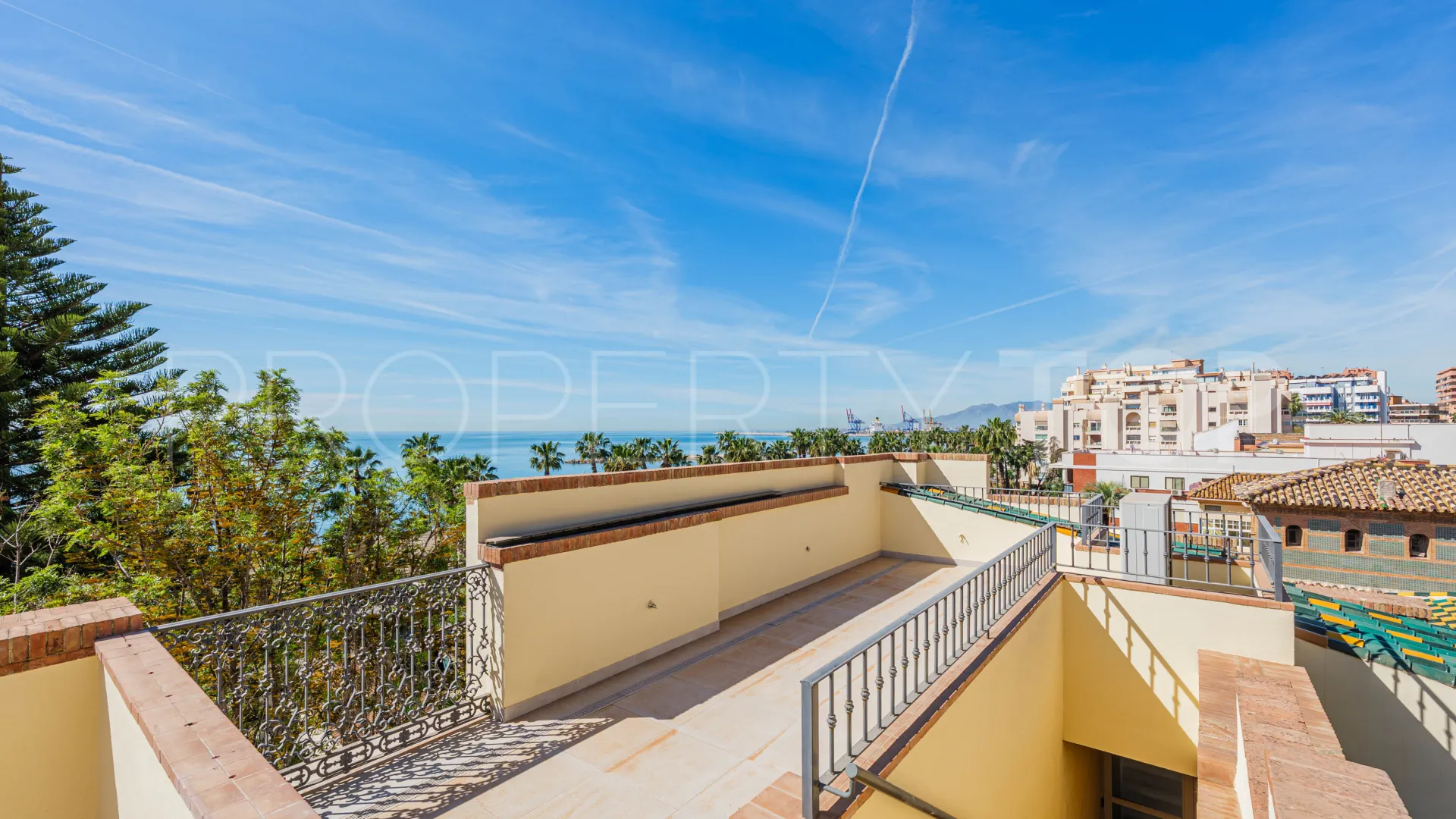Se vende atico duplex en La Malagueta - La Caleta