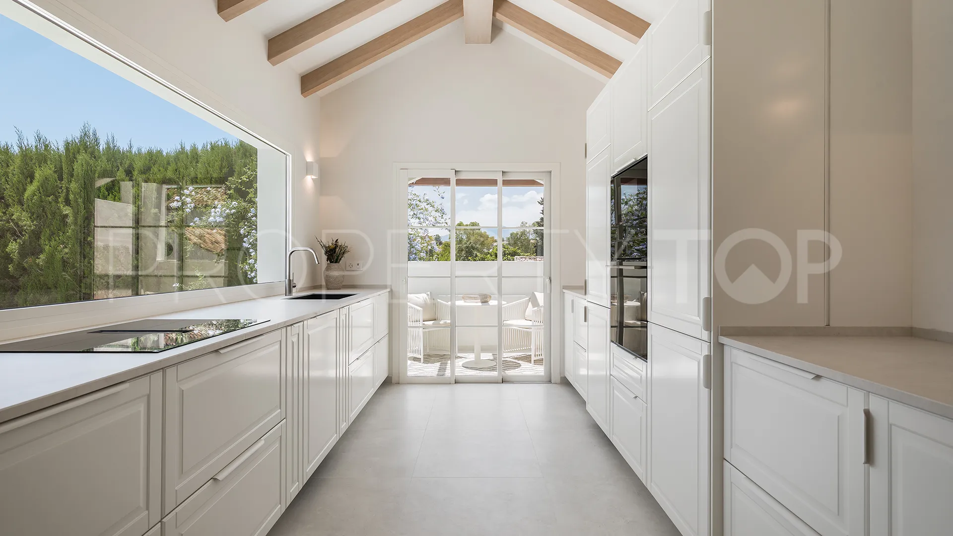 Villa for sale in Guadalmina Alta