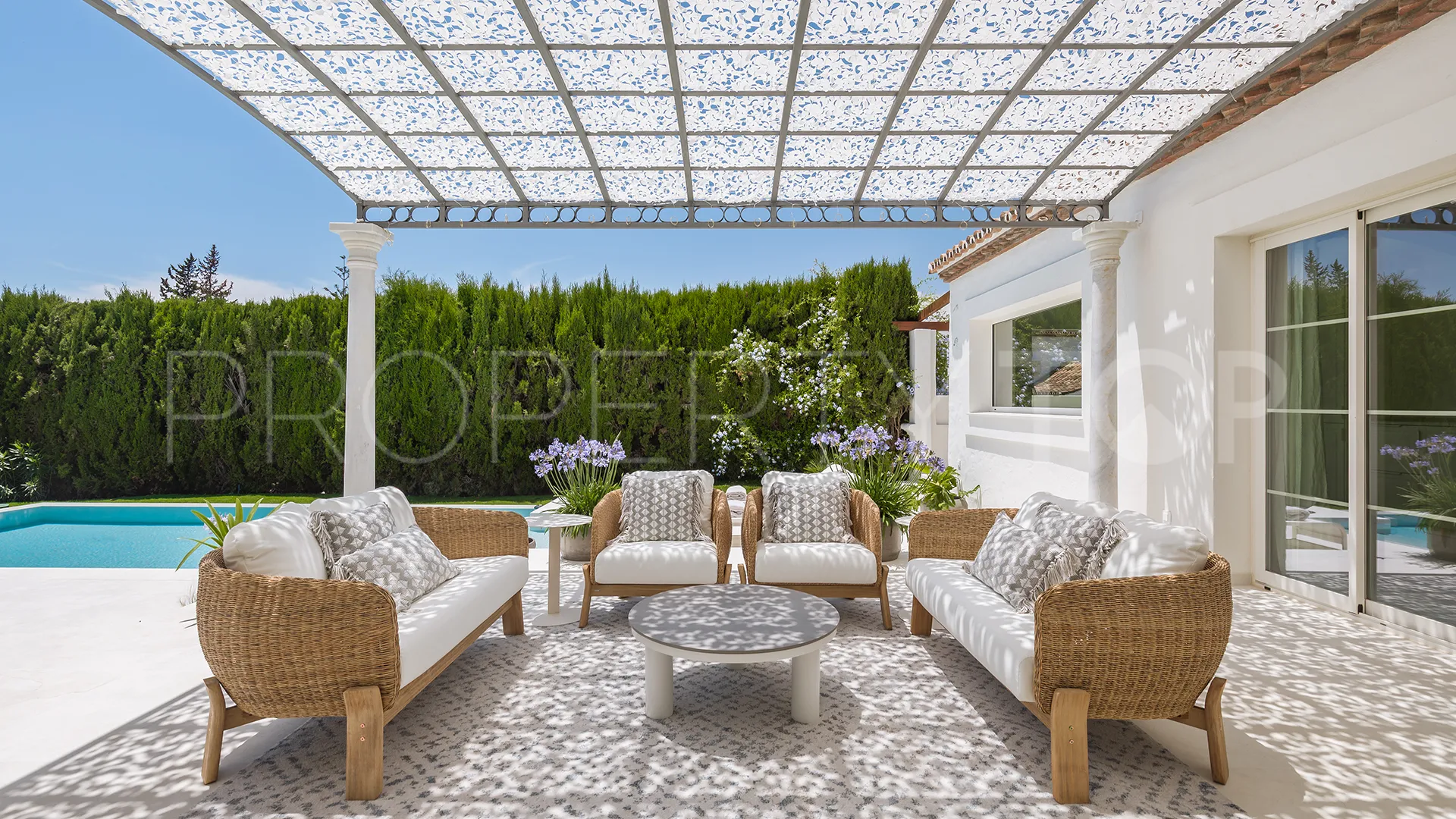 Villa for sale in Guadalmina Alta