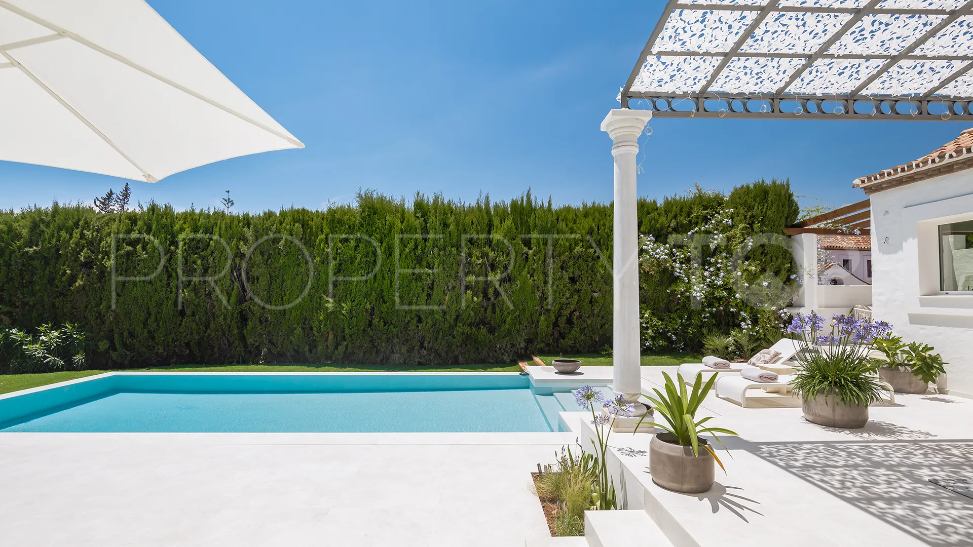 Villa for sale in Guadalmina Alta