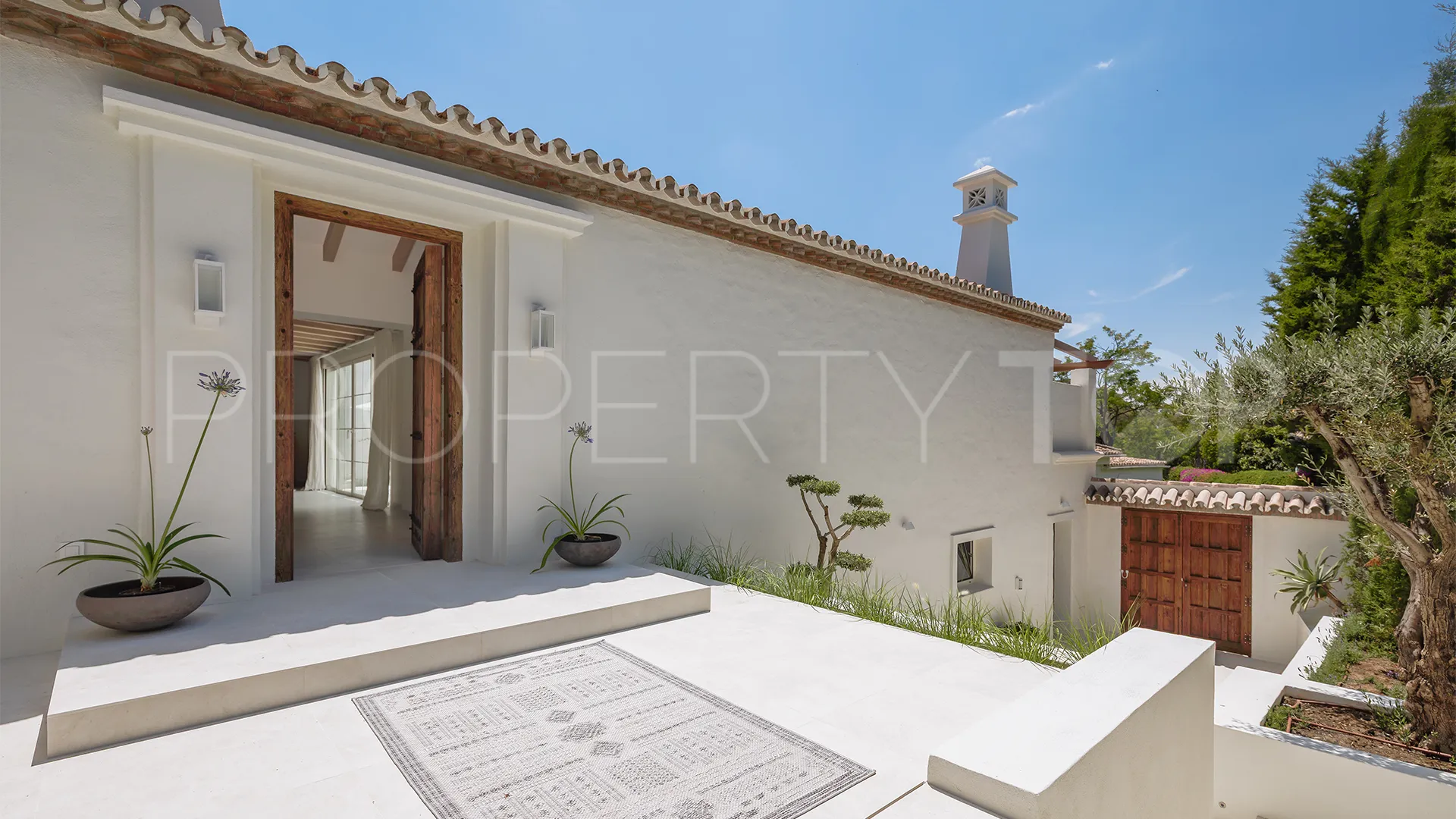 Villa for sale in Guadalmina Alta