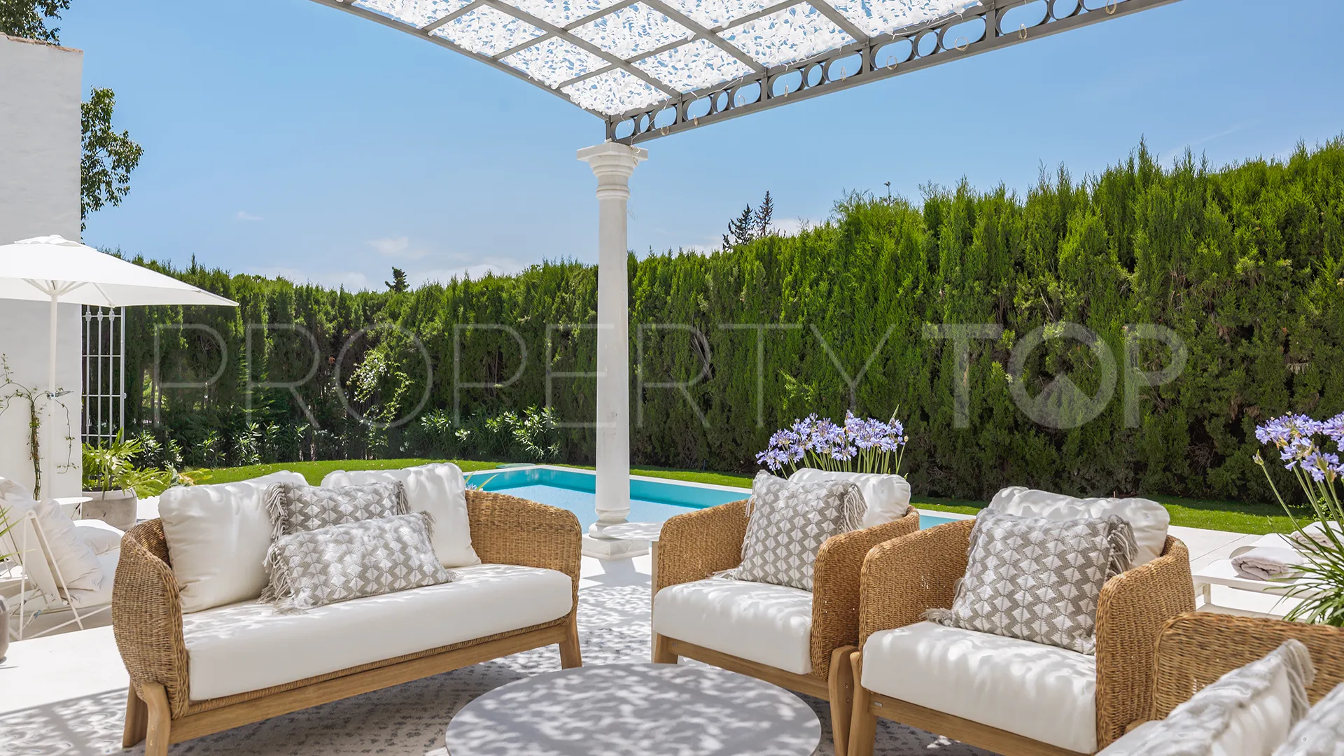 Villa for sale in Guadalmina Alta