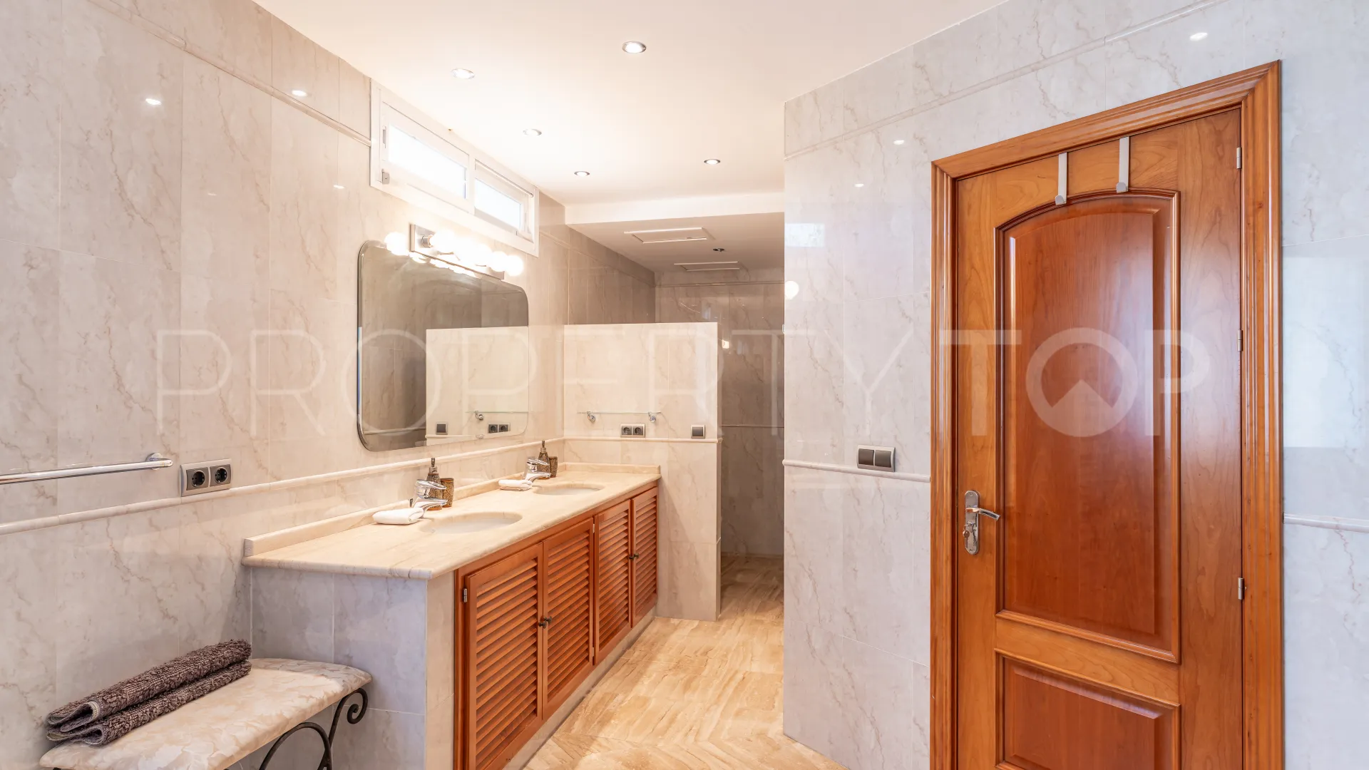 5 bedrooms Puerto del Almendro villa for sale