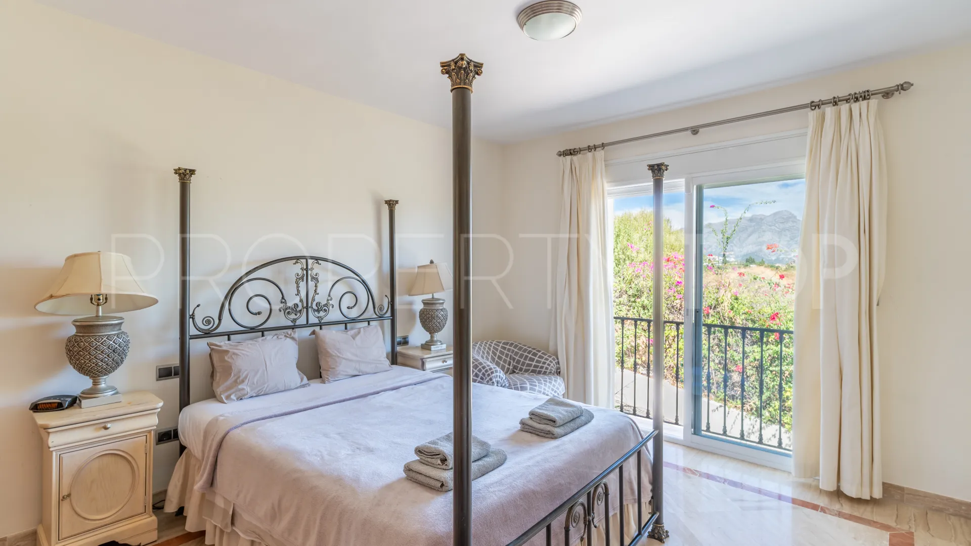 5 bedrooms Puerto del Almendro villa for sale