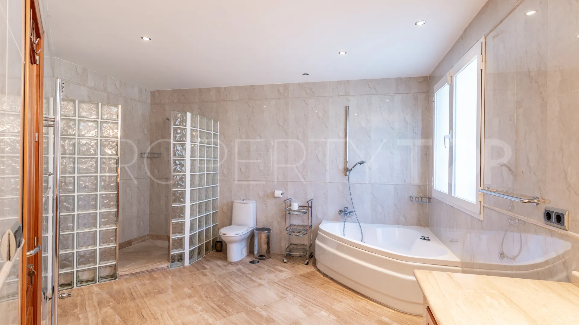 5 bedrooms Puerto del Almendro villa for sale