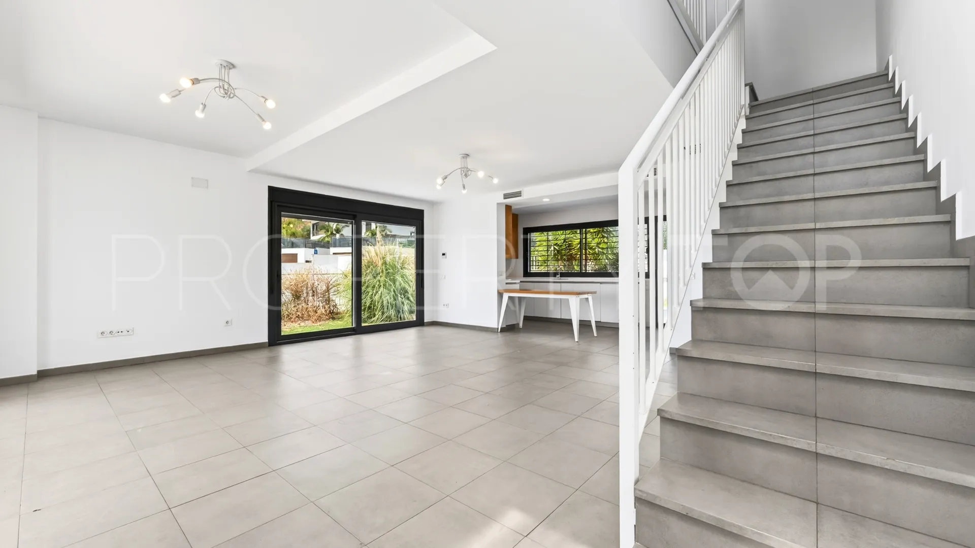 Pareado en venta en Cerrado Calderón - El Morlaco de 4 dormitorios