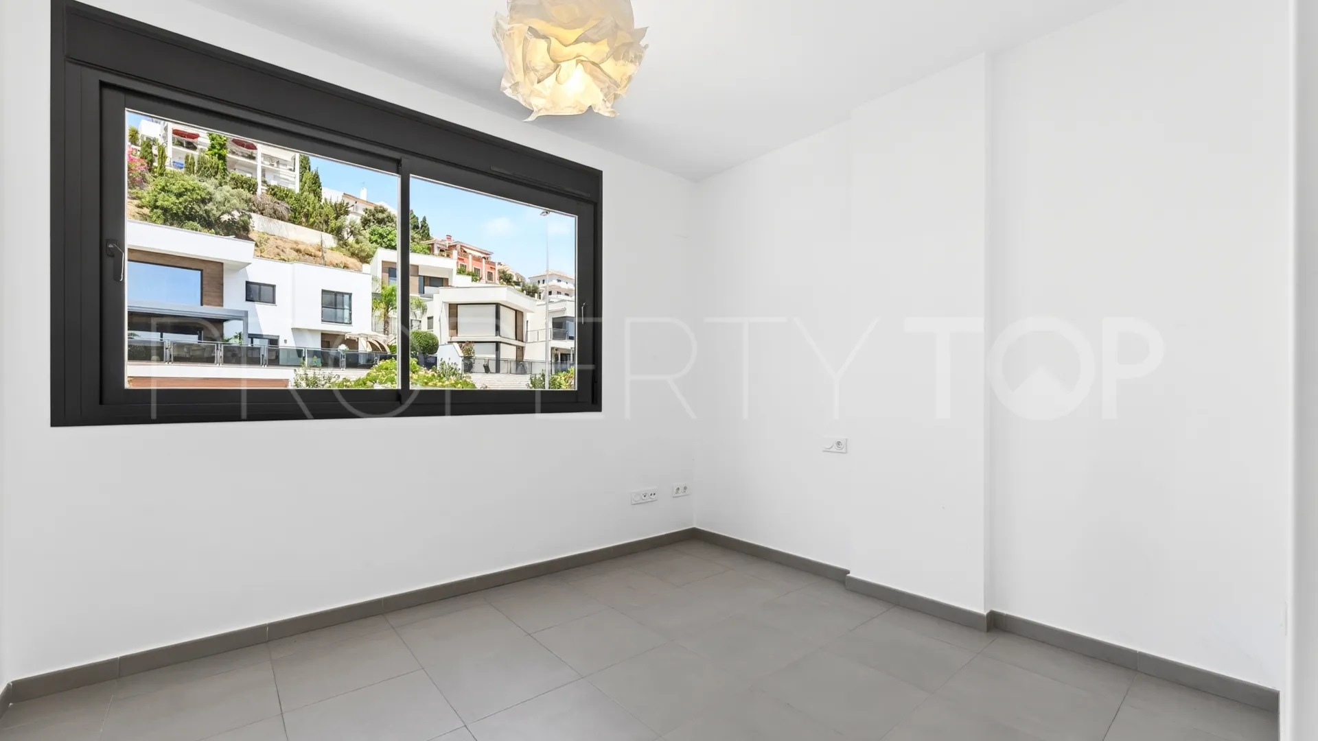 Pareado en venta en Cerrado Calderón - El Morlaco de 4 dormitorios
