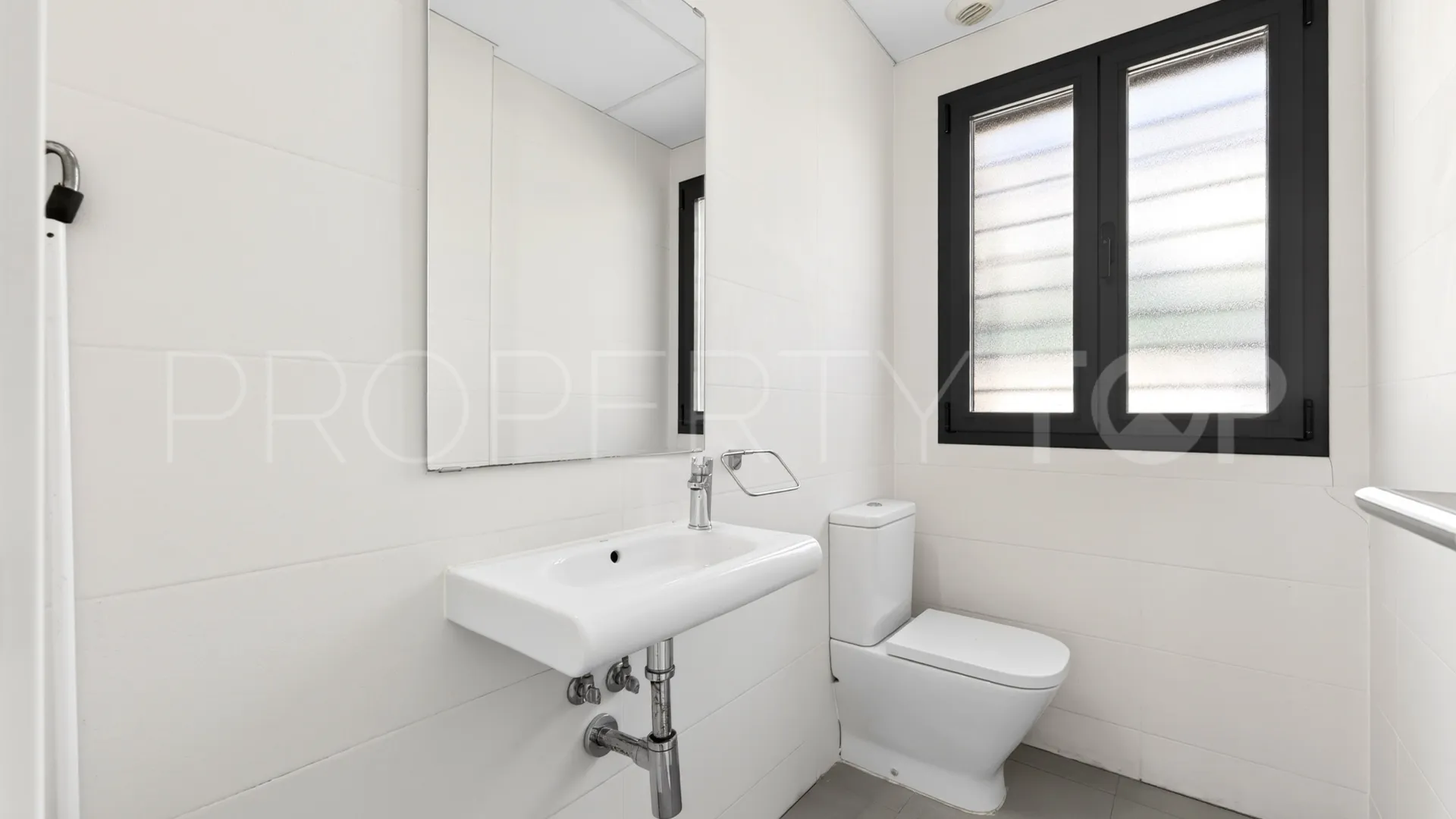 Pareado en venta en Cerrado Calderón - El Morlaco de 4 dormitorios