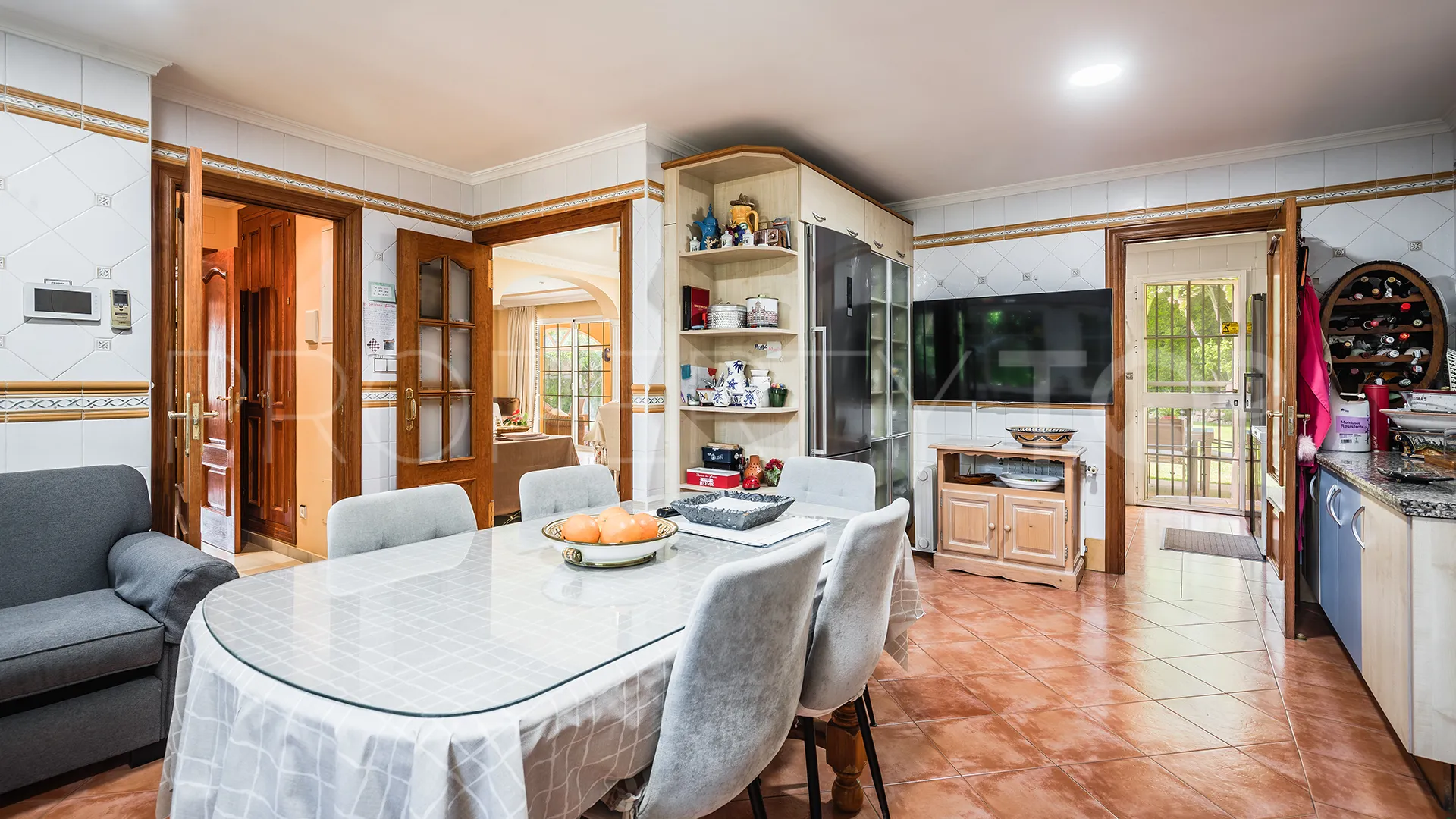 Se vende villa en Atalaya de Rio Verde con 5 dormitorios