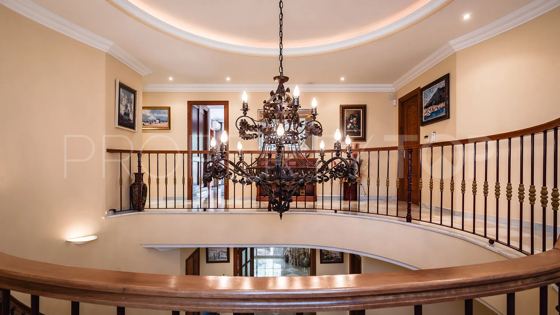 Se vende villa en Atalaya de Rio Verde con 5 dormitorios