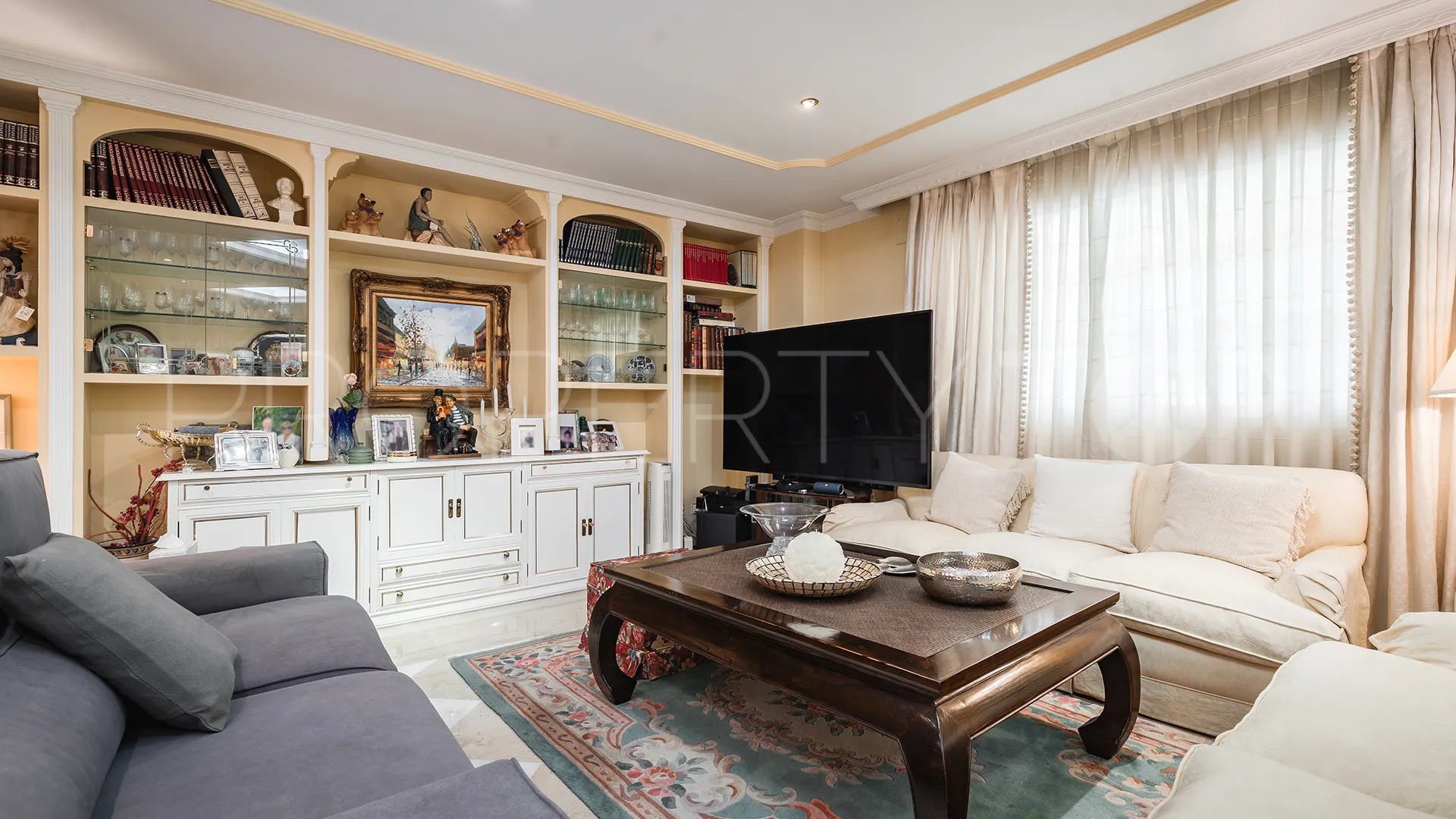Se vende villa en Atalaya de Rio Verde con 5 dormitorios
