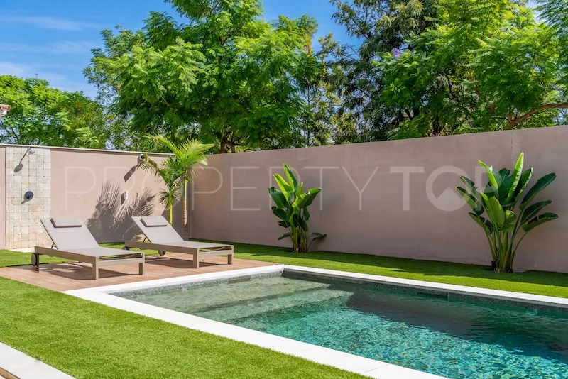 Villa for sale in Churriana