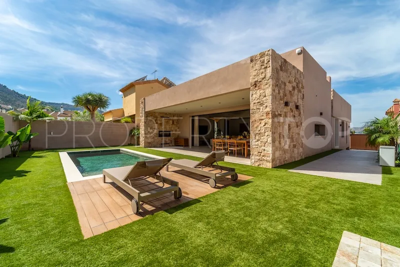Villa for sale in Churriana