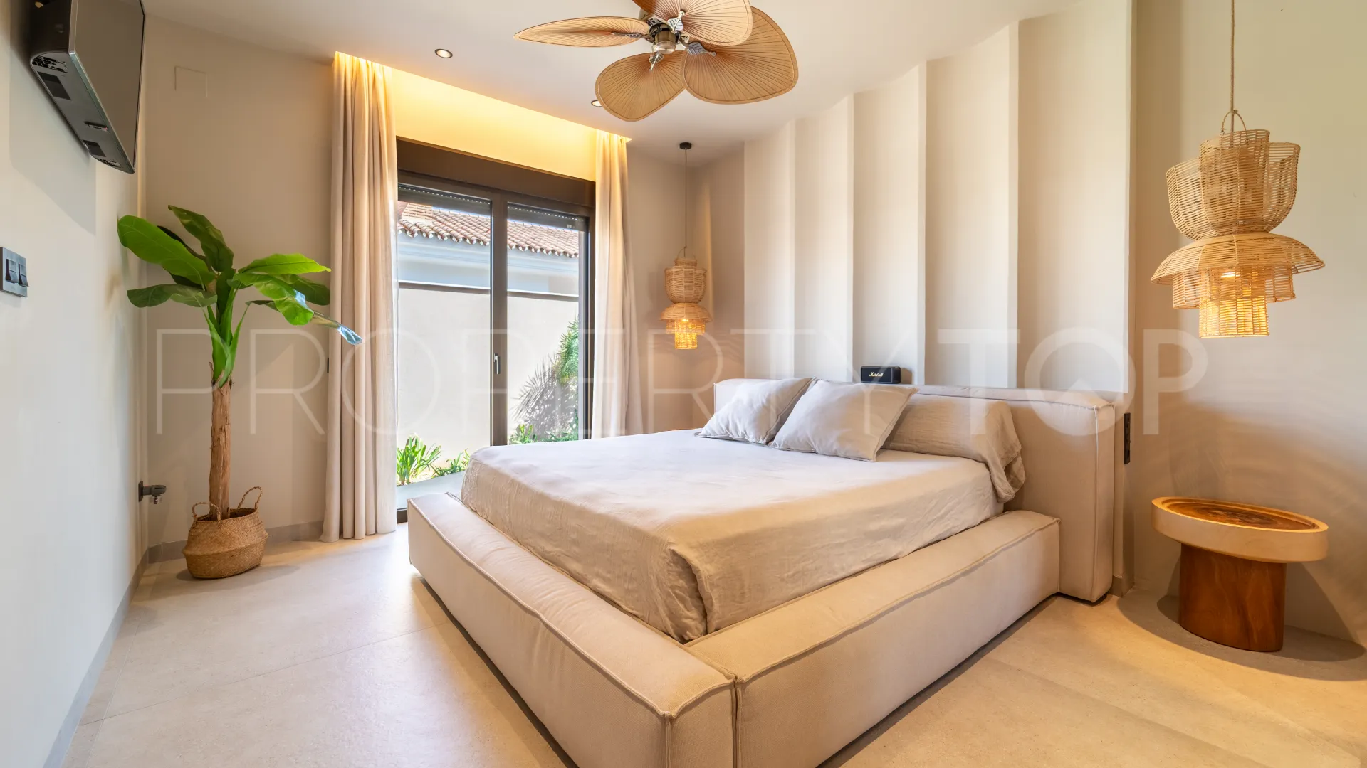 Villa for sale in Churriana