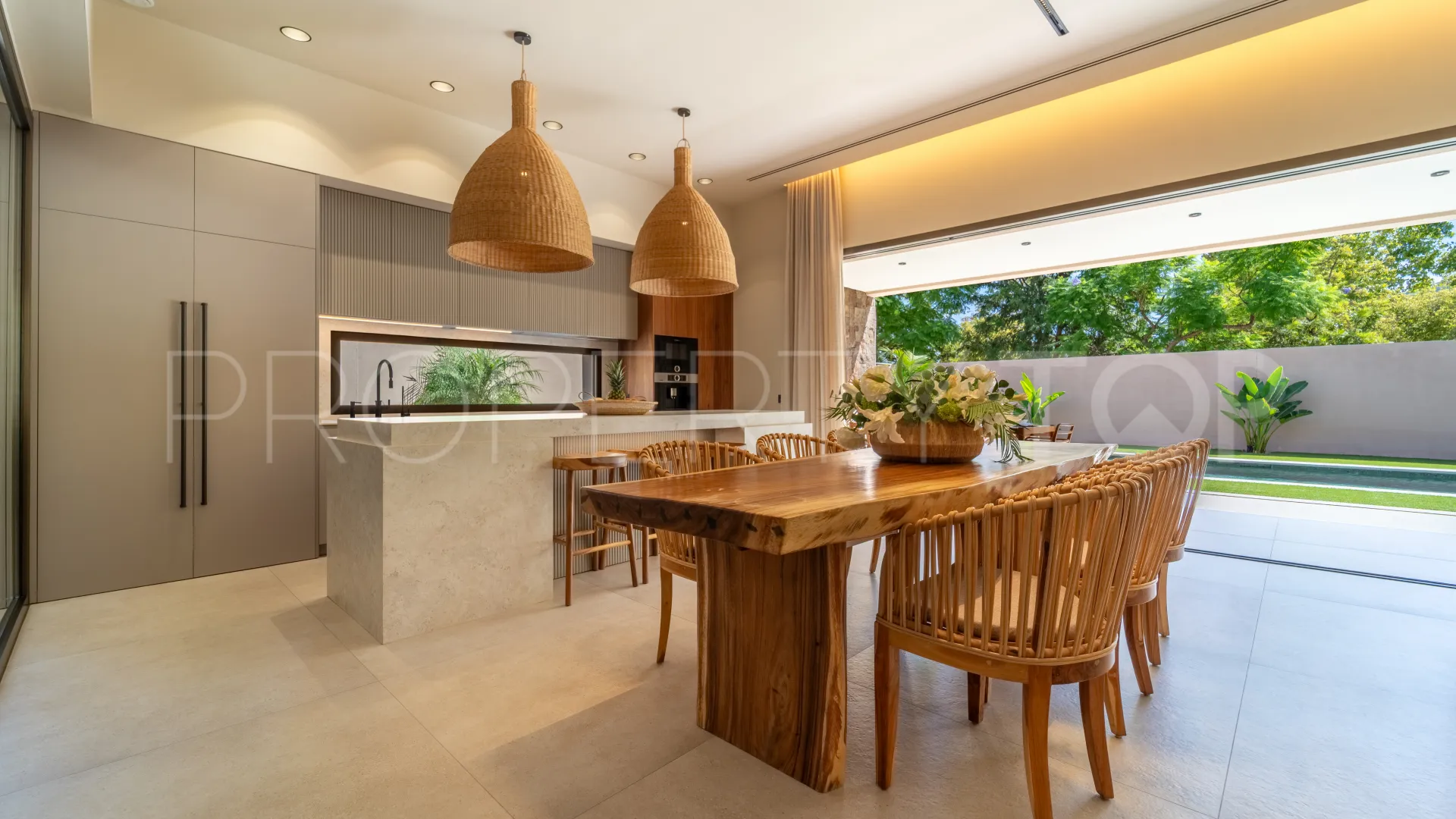 Villa for sale in Churriana