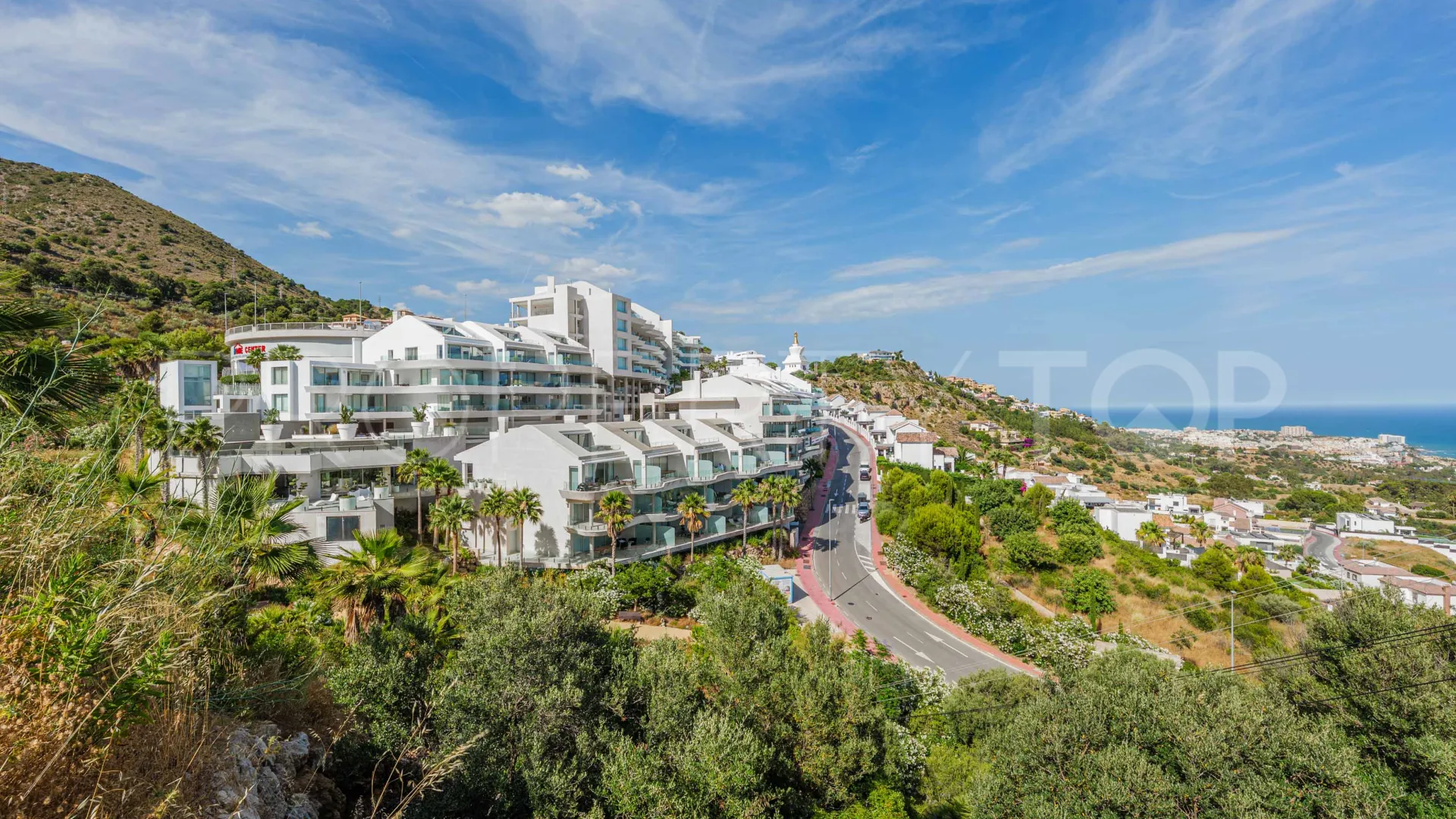 Se vende atico duplex en Benalmadena Costa con 3 dormitorios