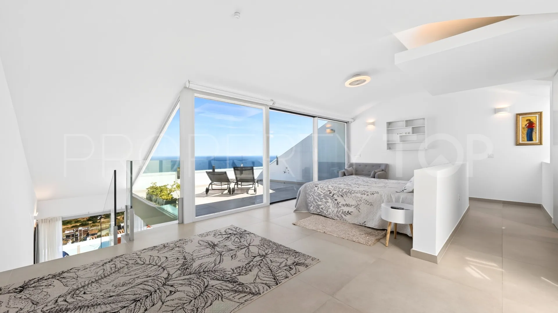 Se vende atico duplex en Benalmadena Costa con 3 dormitorios