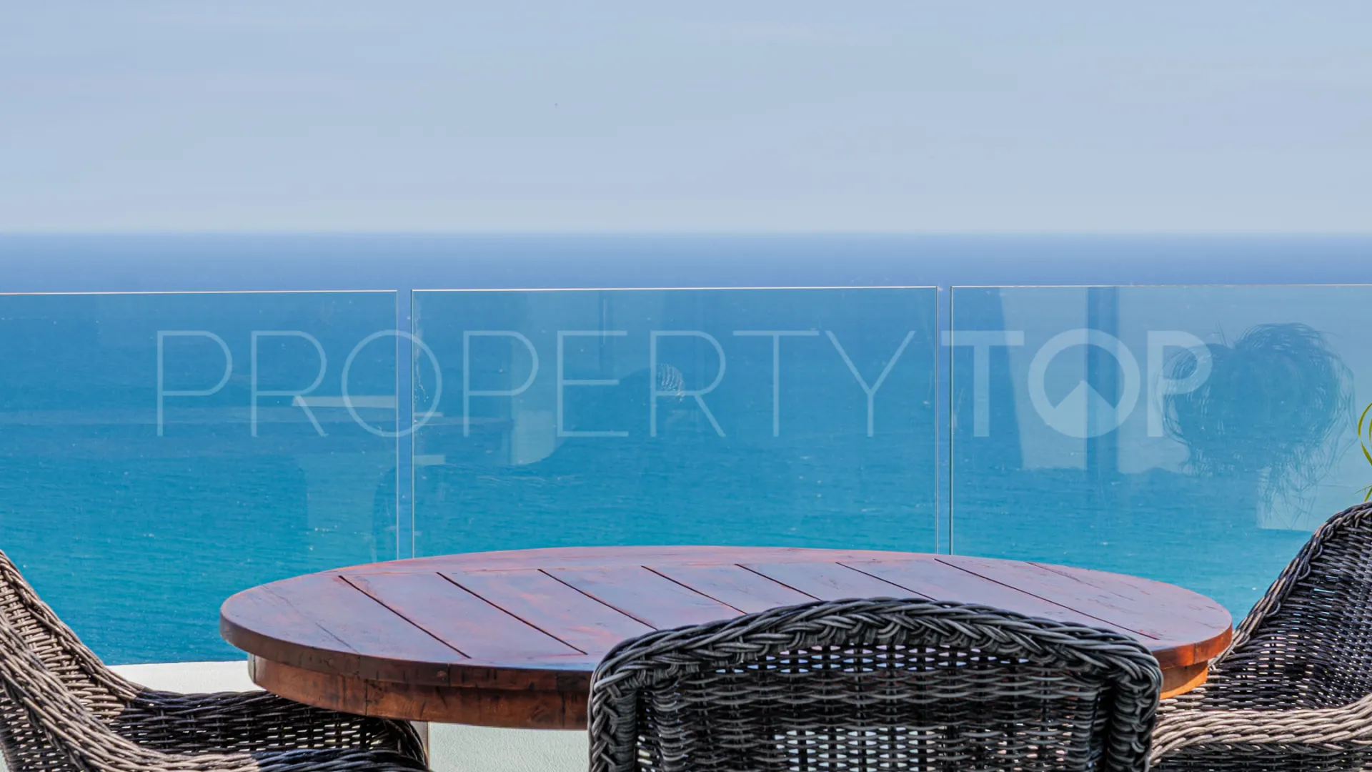 Se vende atico duplex en Benalmadena Costa con 3 dormitorios