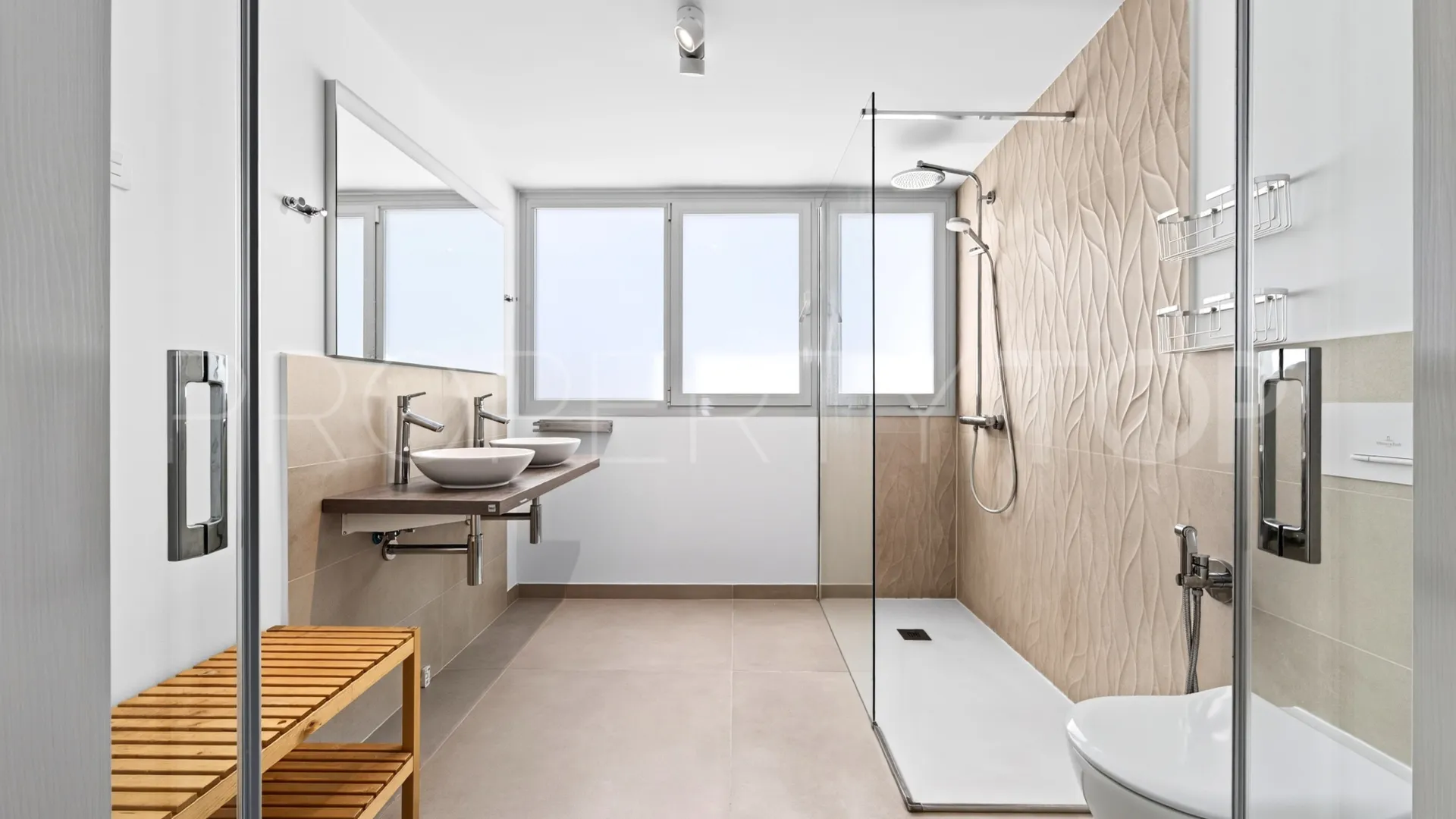 Se vende atico duplex en Benalmadena Costa con 3 dormitorios