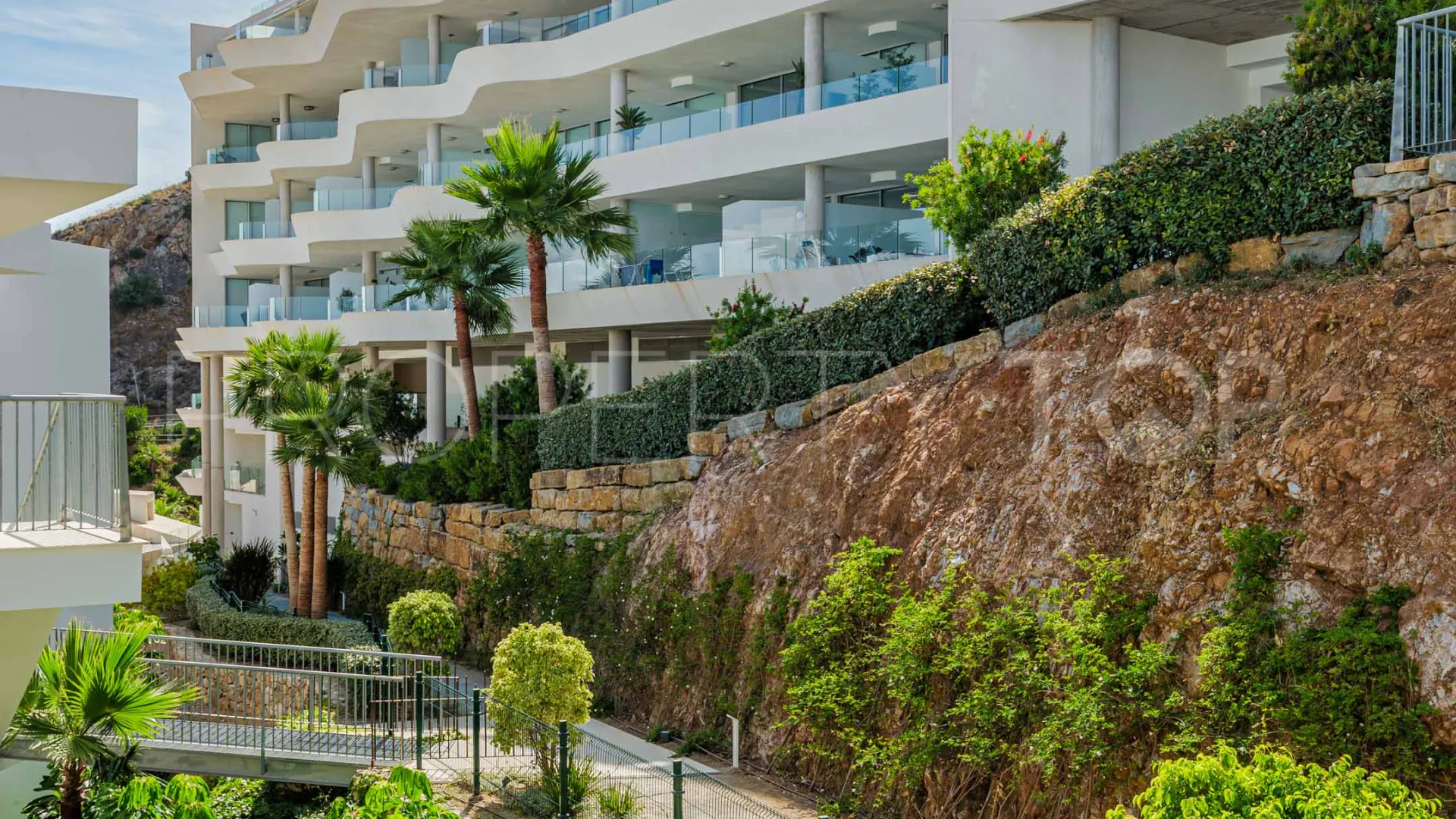 Se vende atico duplex en Benalmadena Costa con 3 dormitorios