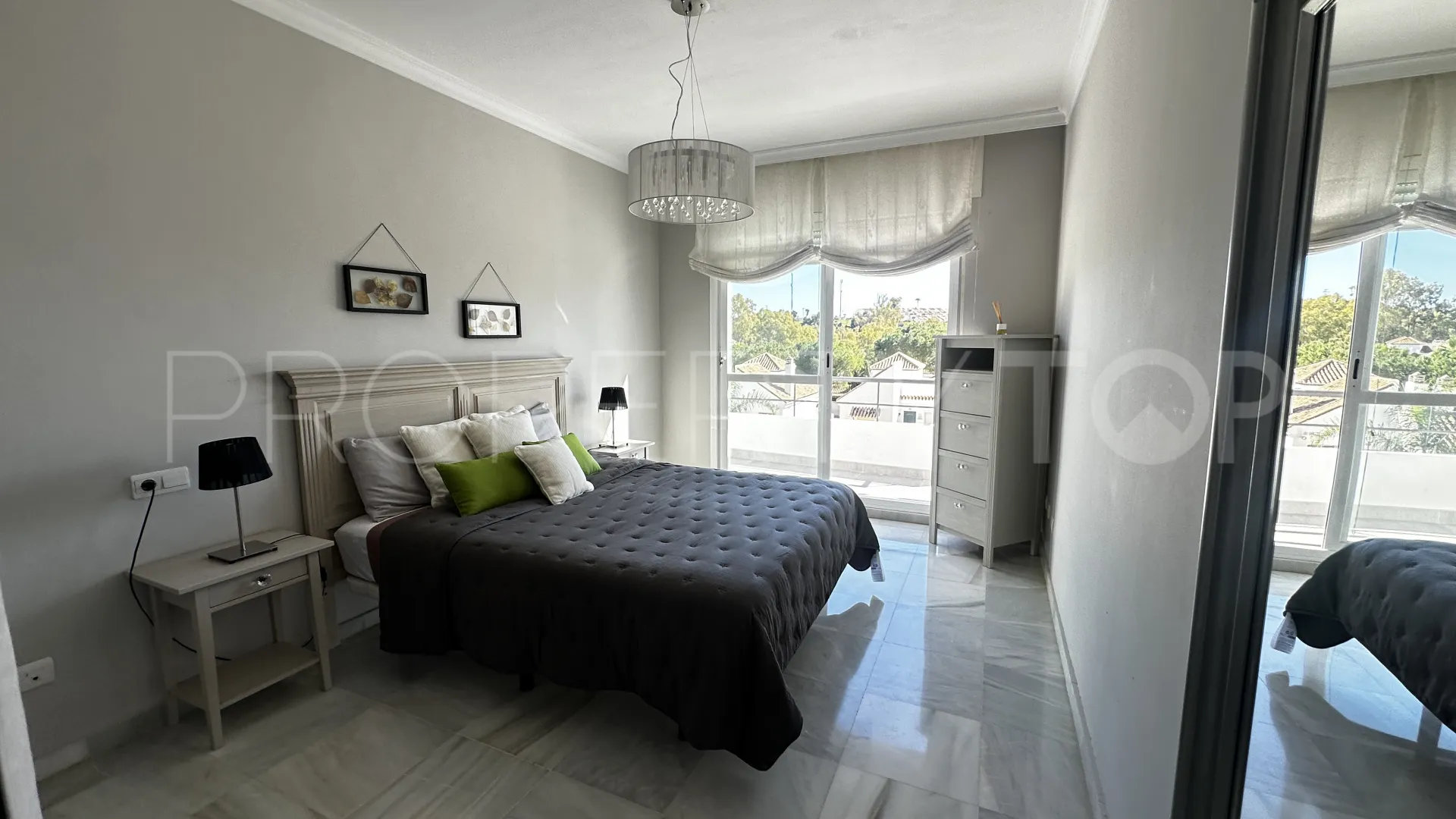 Comprar apartamento de 2 dormitorios en Señorio de Gonzaga