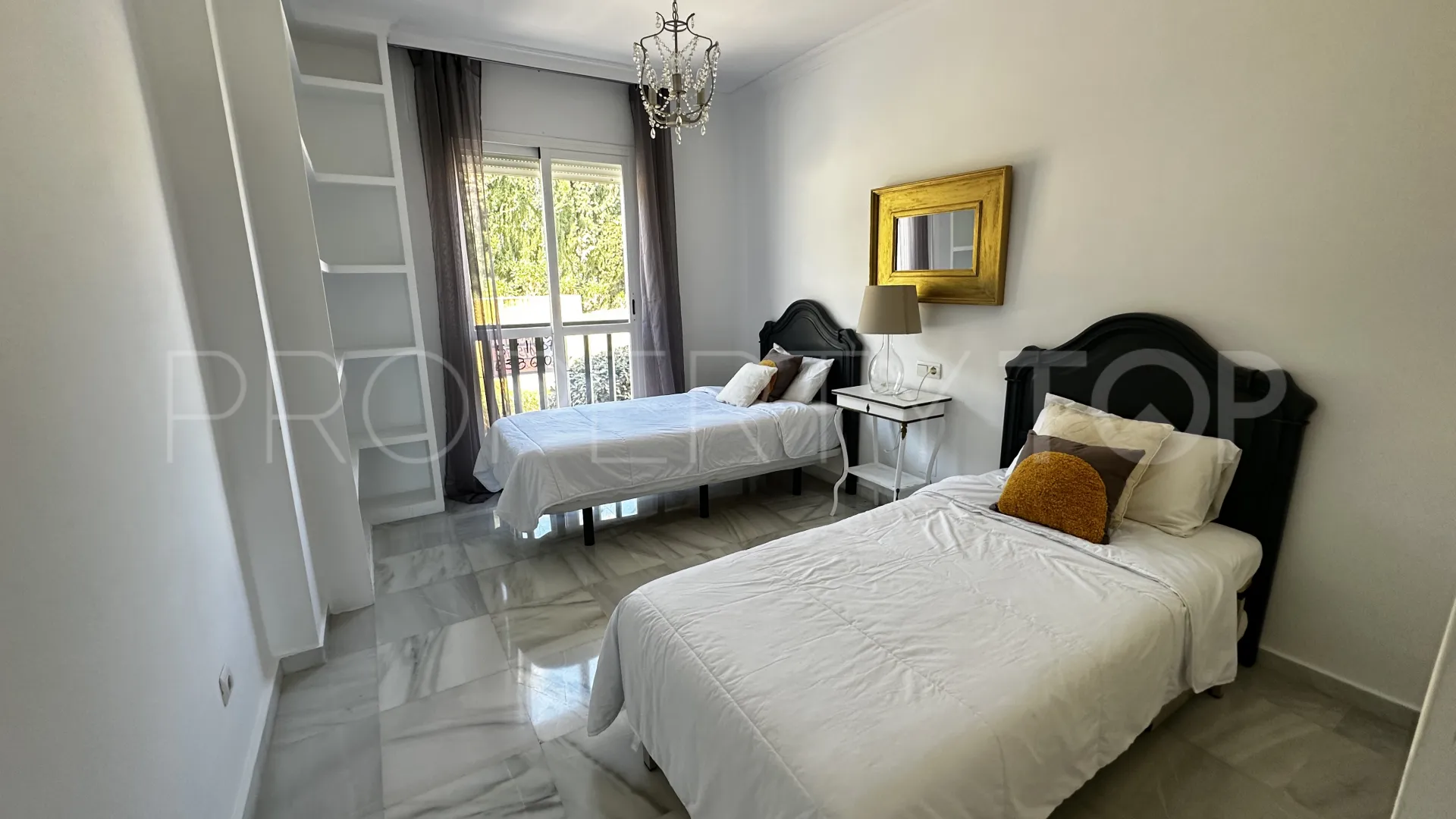 Comprar apartamento de 2 dormitorios en Señorio de Gonzaga