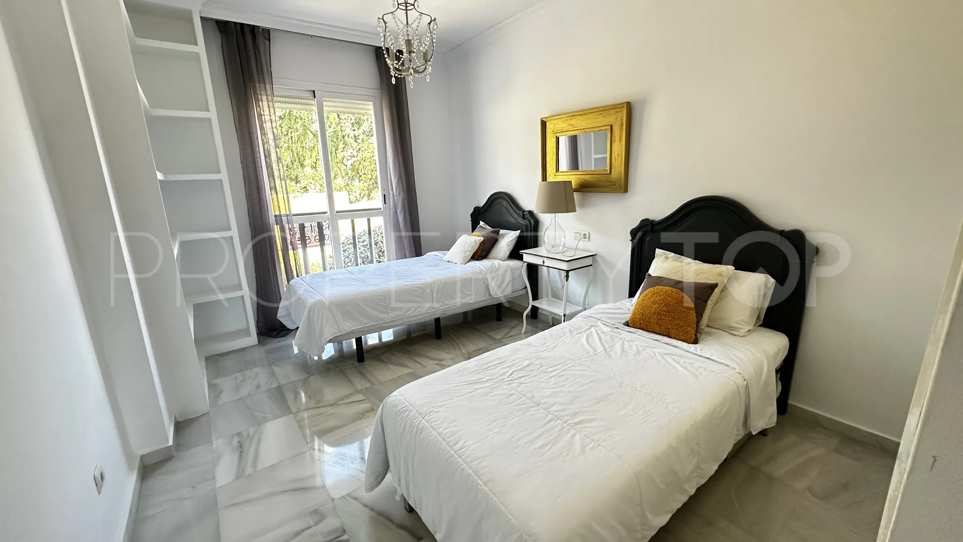 Comprar apartamento de 2 dormitorios en Señorio de Gonzaga