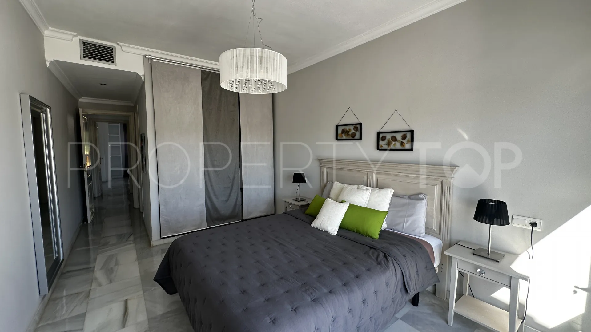 Comprar apartamento de 2 dormitorios en Señorio de Gonzaga