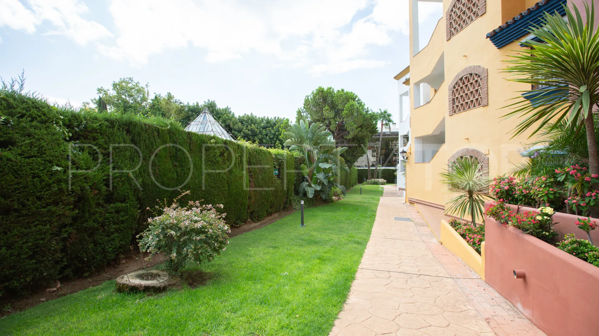 For sale Marbella Golden Mile duplex penthouse with 3 bedrooms