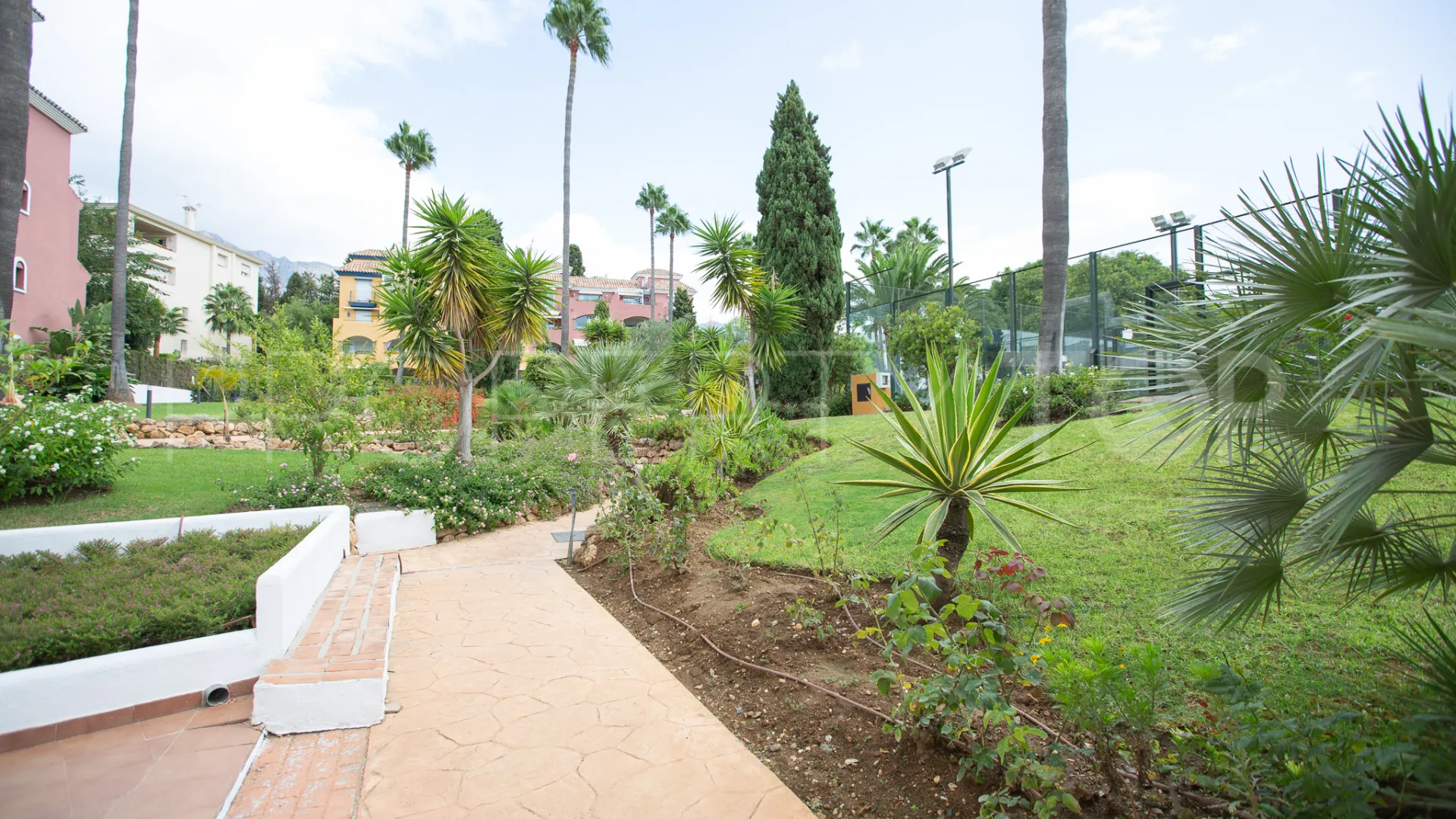 For sale Marbella Golden Mile duplex penthouse with 3 bedrooms