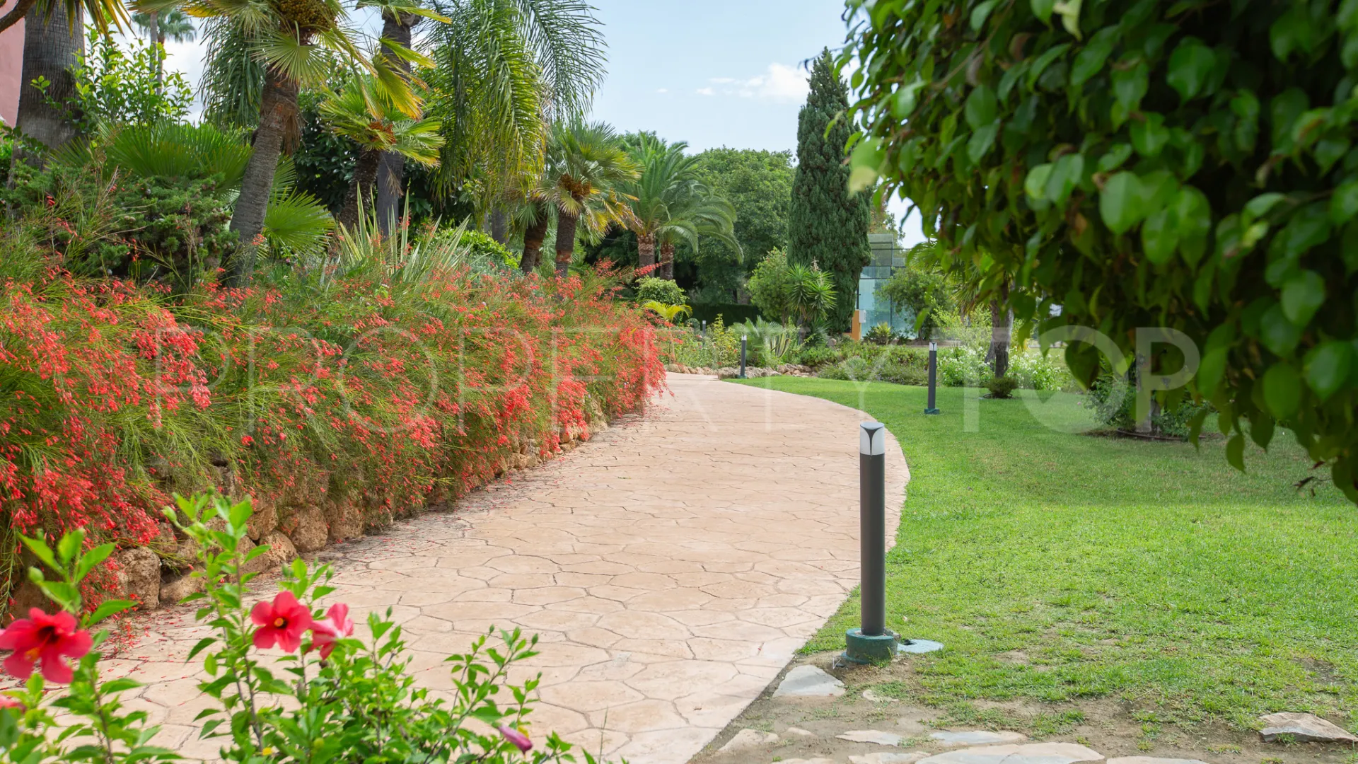 For sale Marbella Golden Mile duplex penthouse with 3 bedrooms