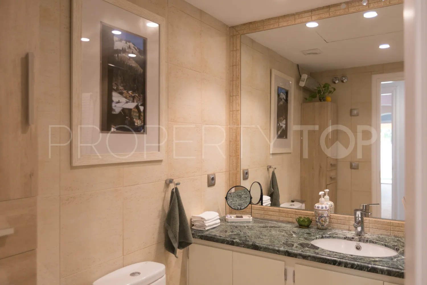 For sale Ancon Sierra IV 3 bedrooms ground floor apartment