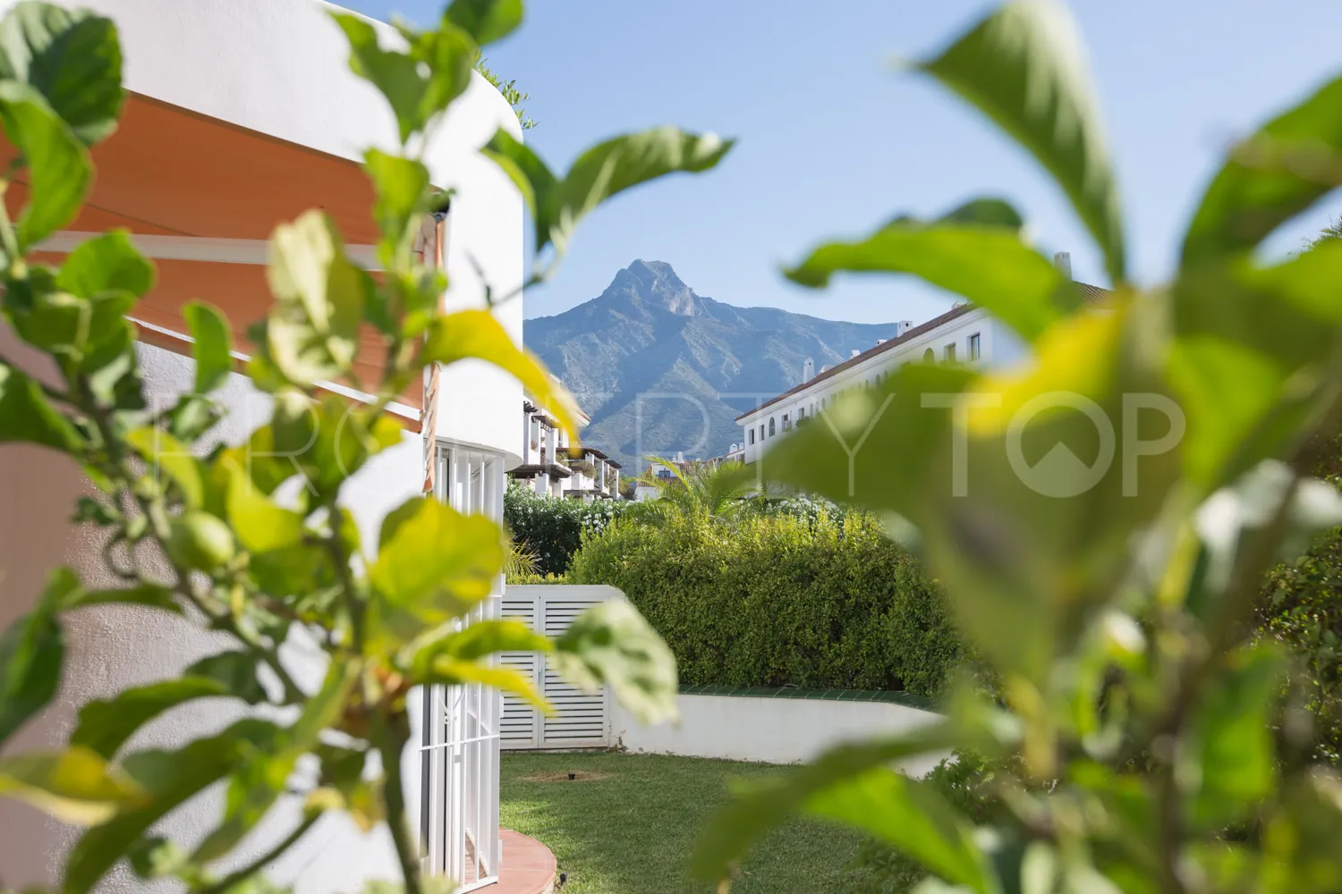 For sale Ancon Sierra IV 3 bedrooms ground floor apartment