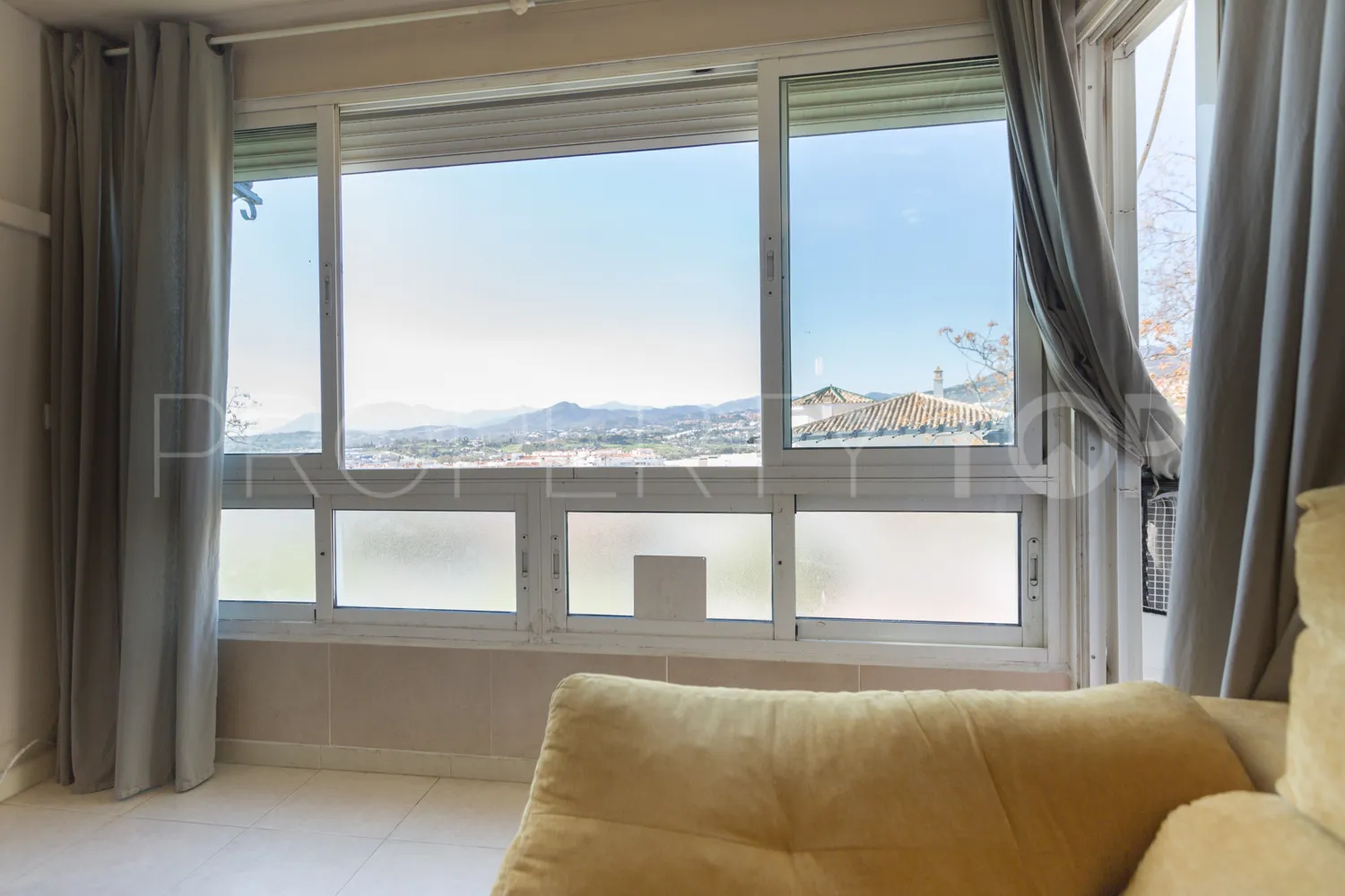 Apartamento en venta de 2 dormitorios en Nueva Andalucia