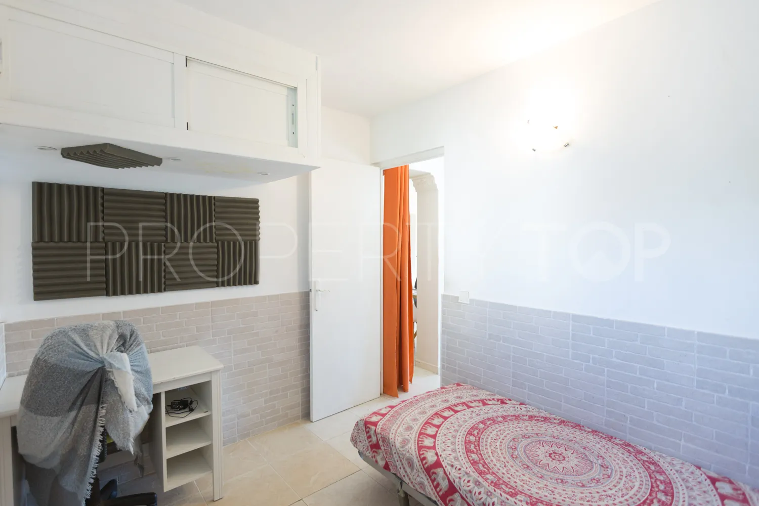 Apartamento en venta de 2 dormitorios en Nueva Andalucia